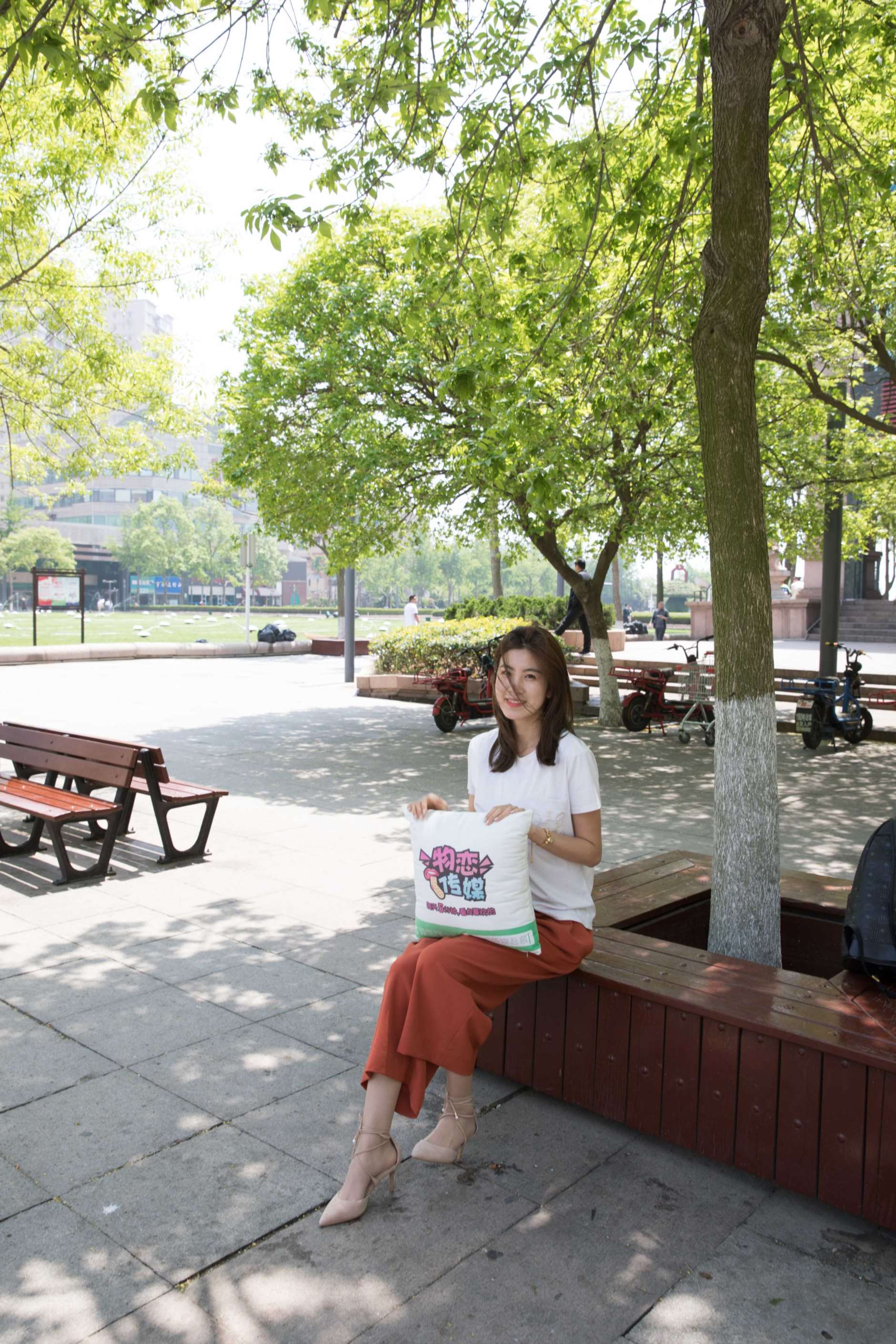 物恋传媒 No.150 柠檬-听，风里都是爱你的声音  [196P+1V4.58G]