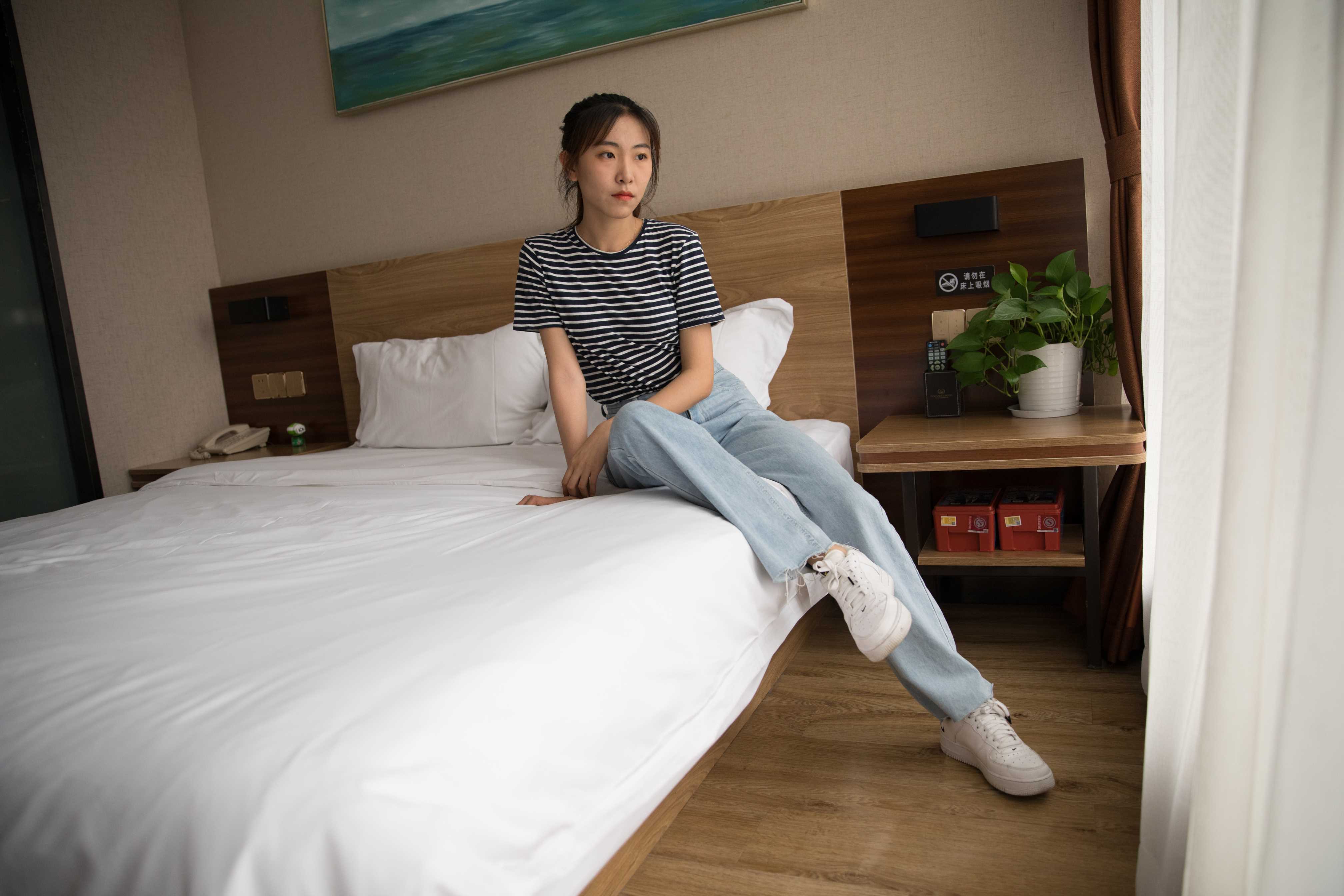 物恋传媒 No.171 elise-风里的呢喃  [169P+1V3.87G]