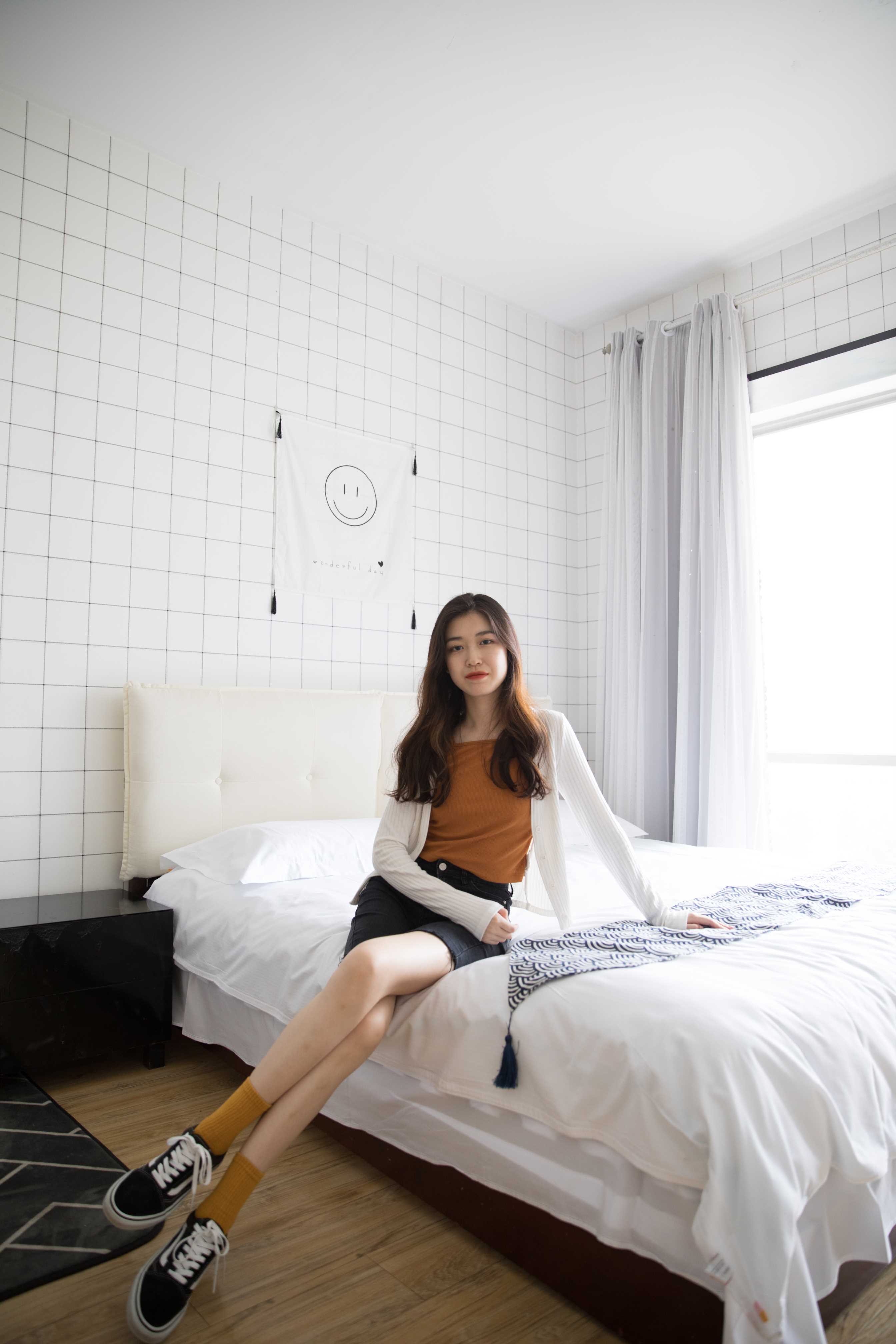 物恋传媒 No.172 佳琪-民宿里纯情的她  [144P+1V2.2G]