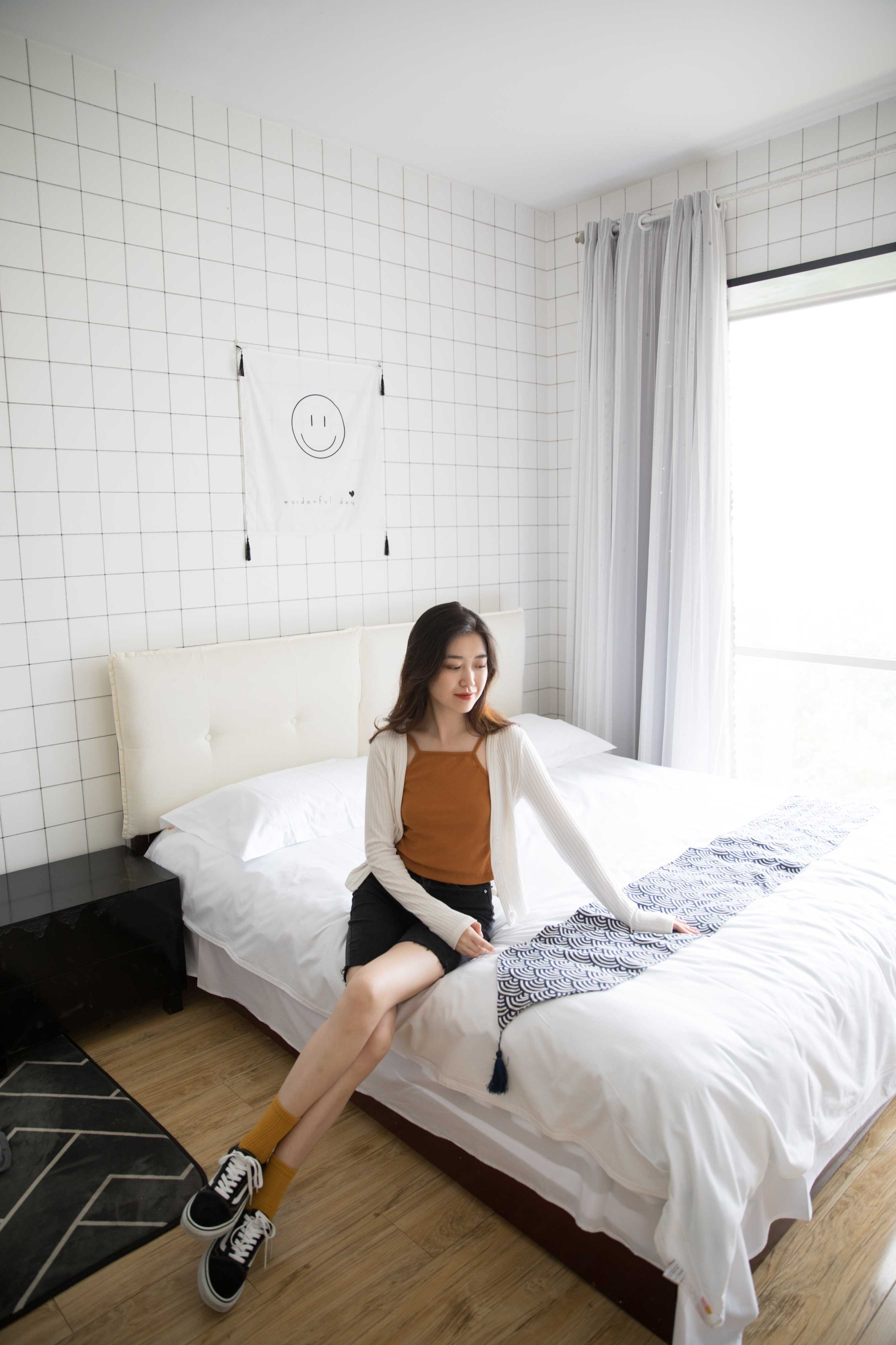 物恋传媒 No.172 佳琪-民宿里纯情的她  [144P+1V2.2G]