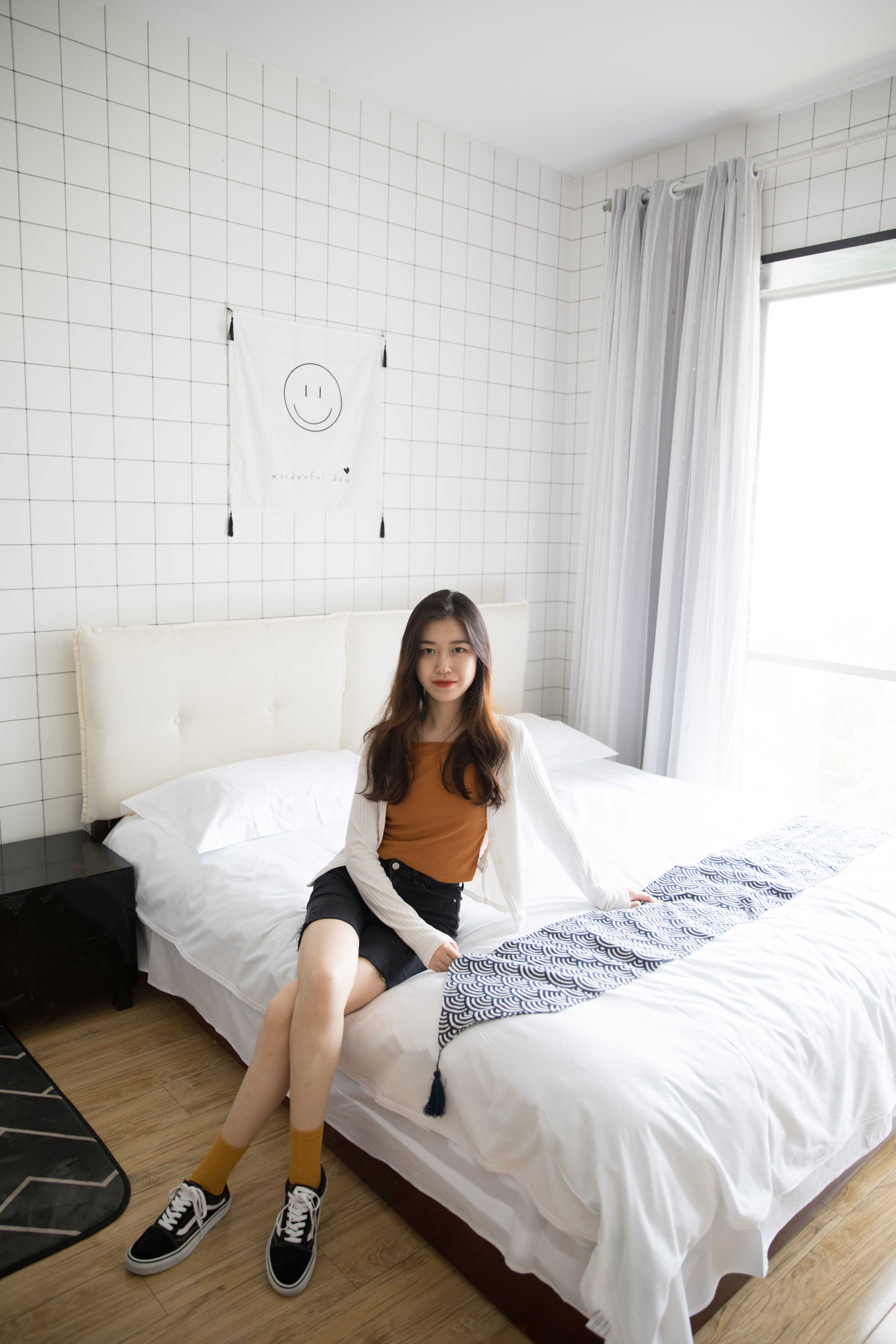 物恋传媒 No.172 佳琪-民宿里纯情的她  [144P+1V2.2G]