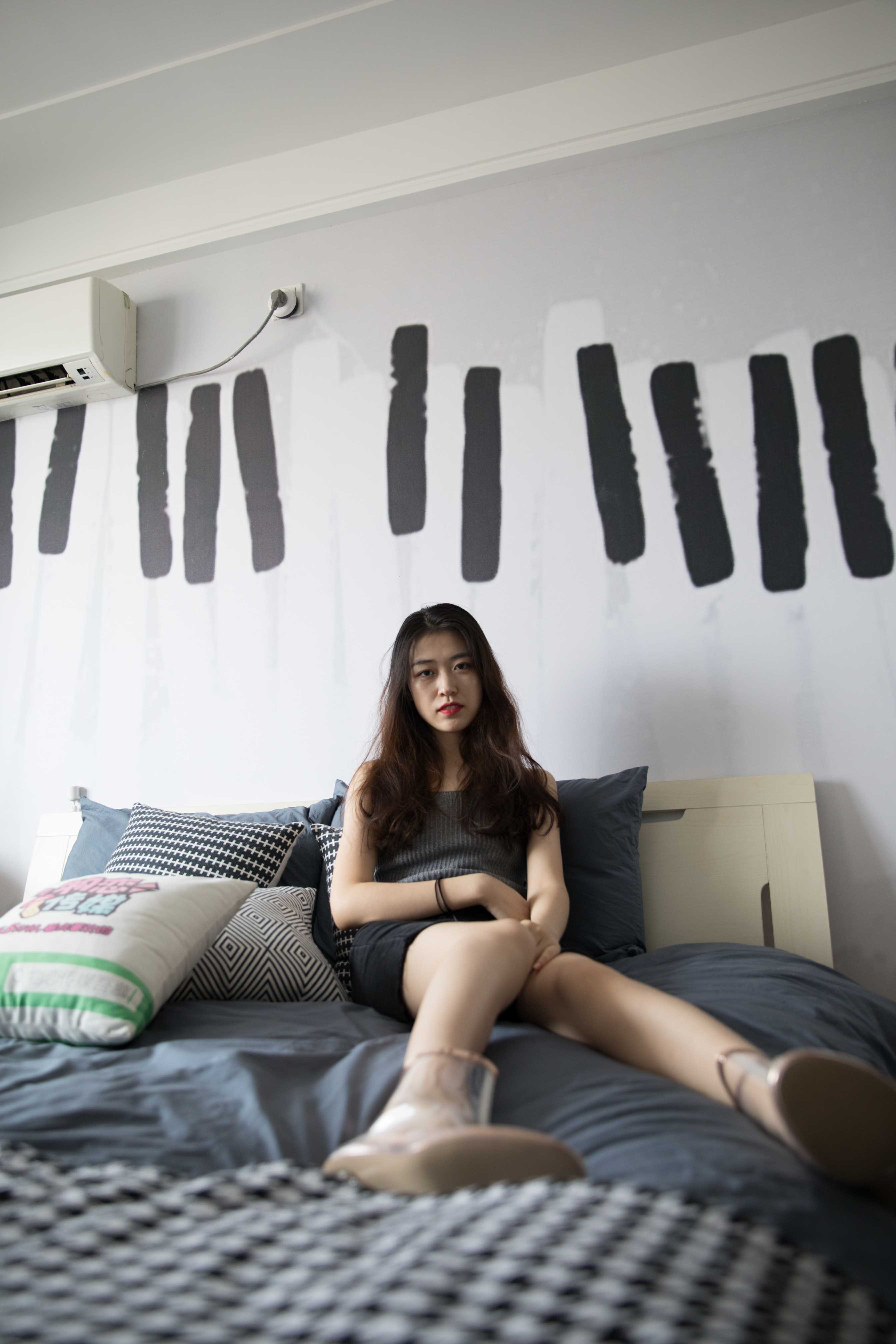 物恋传媒 No.185 佳琪-不多见的小高跟  [126P+1V2.42G]