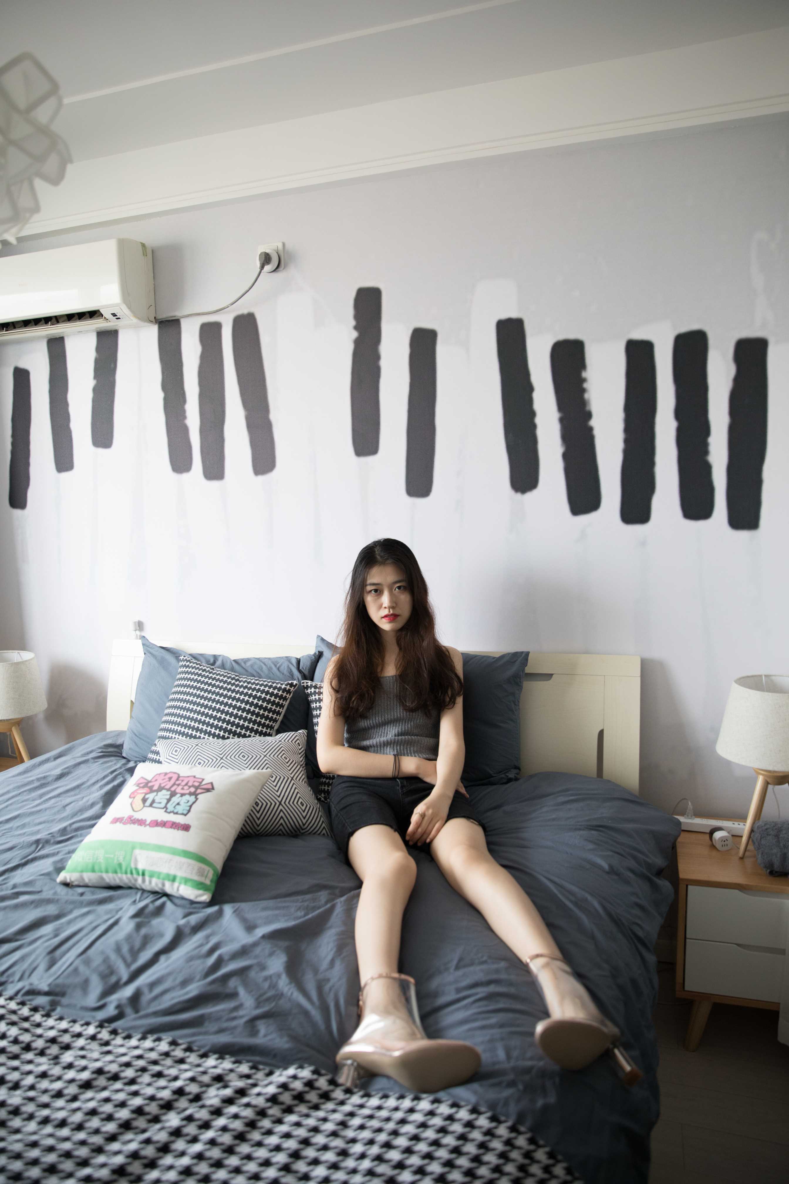 物恋传媒 No.185 佳琪-不多见的小高跟  [126P+1V2.42G]