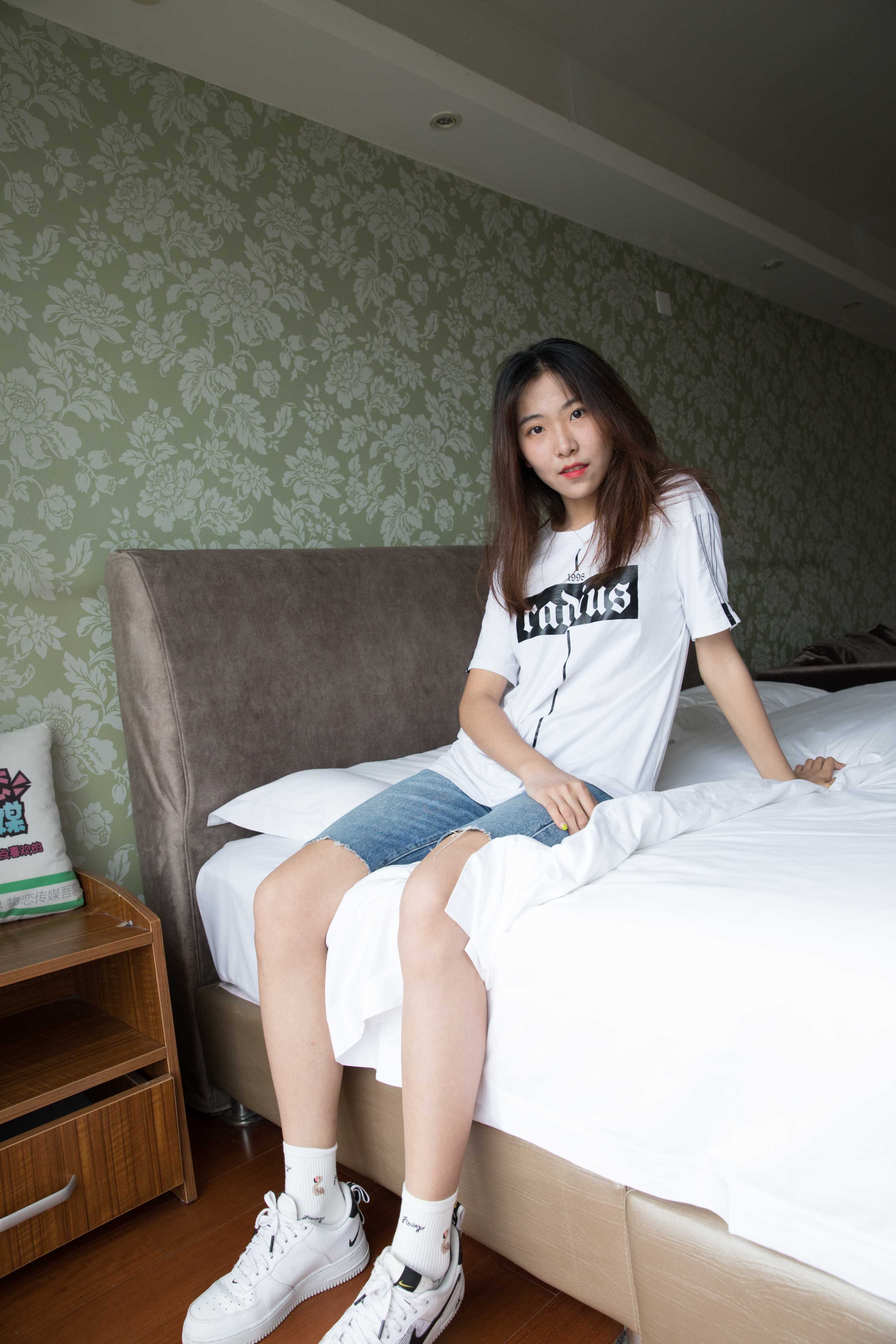 物恋传媒 No.188 elise-你给的爱，过去就不再来  [220P+1V5.9G]