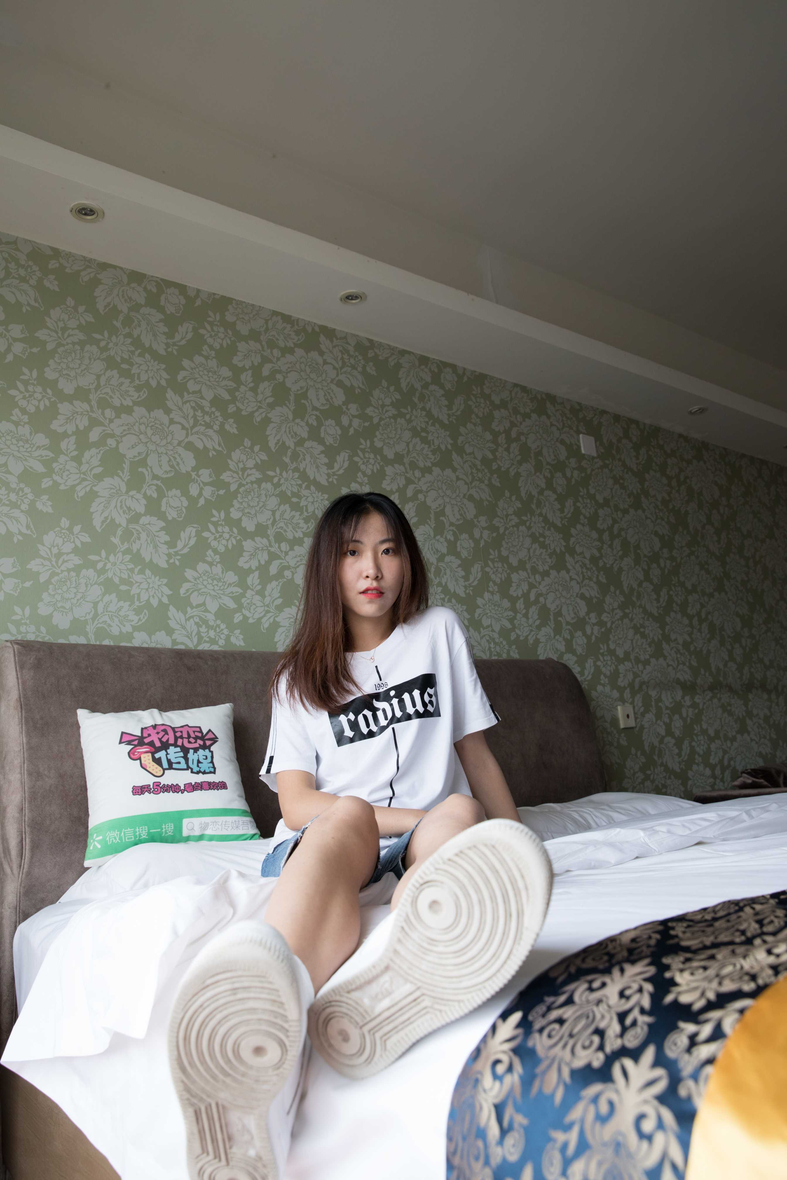 物恋传媒 No.188 elise-你给的爱，过去就不再来  [220P+1V5.9G]