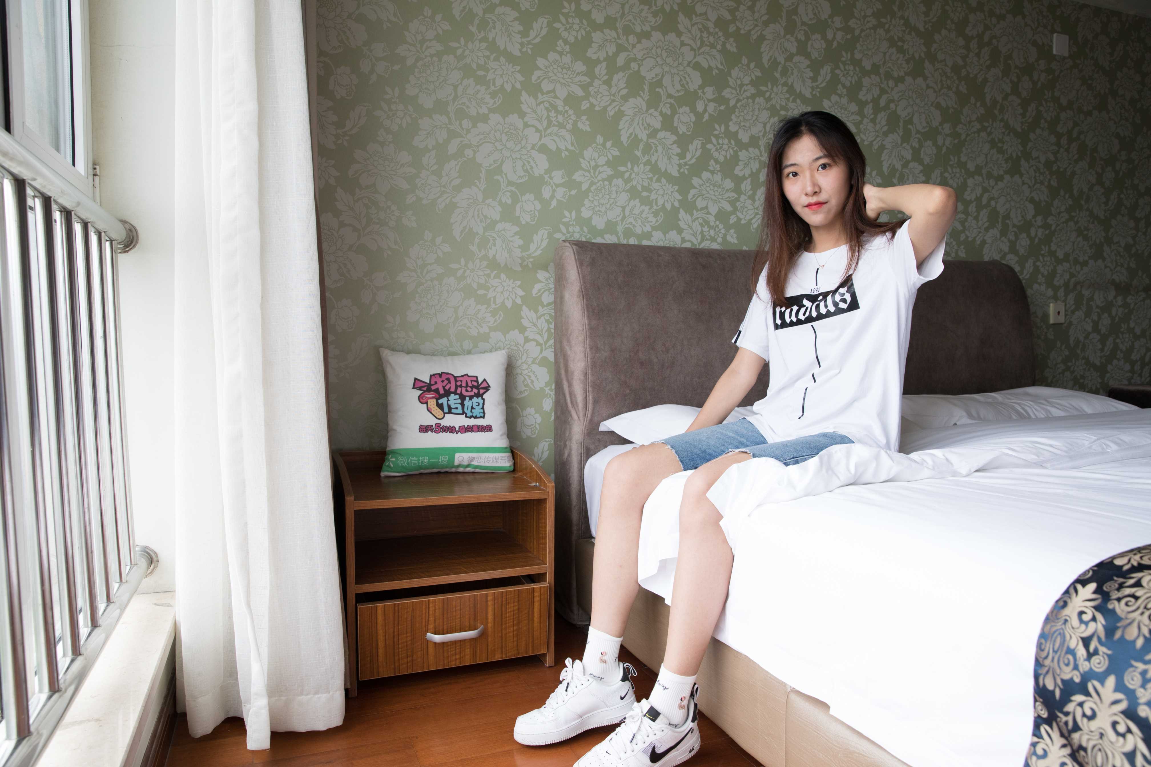 物恋传媒 No.188 elise-你给的爱，过去就不再来  [220P+1V5.9G]