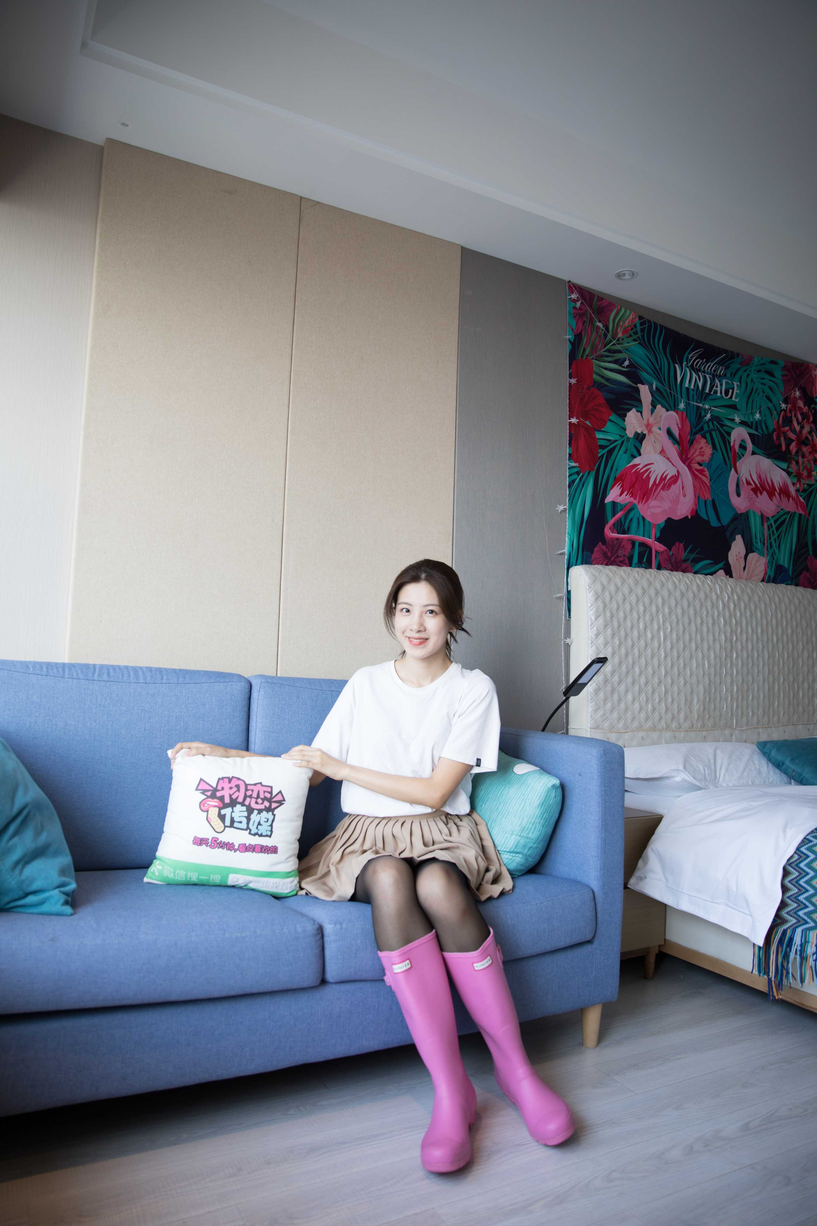 物恋传媒 No.194 柠檬-实力演绎雨靴穿搭  [152P+1V4.95G]