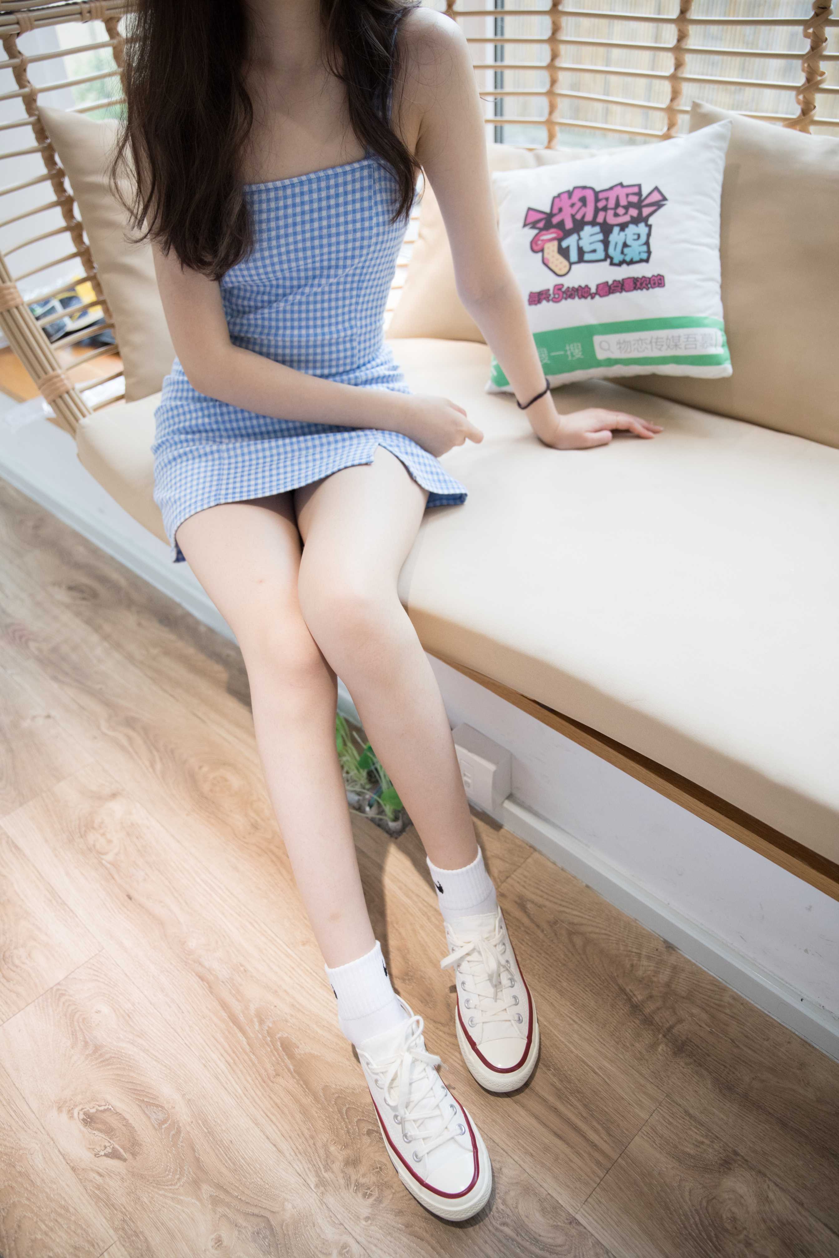 物恋传媒 No.198 佳琪-帆布鞋与小白棉袜  [173P+1V3.91G]