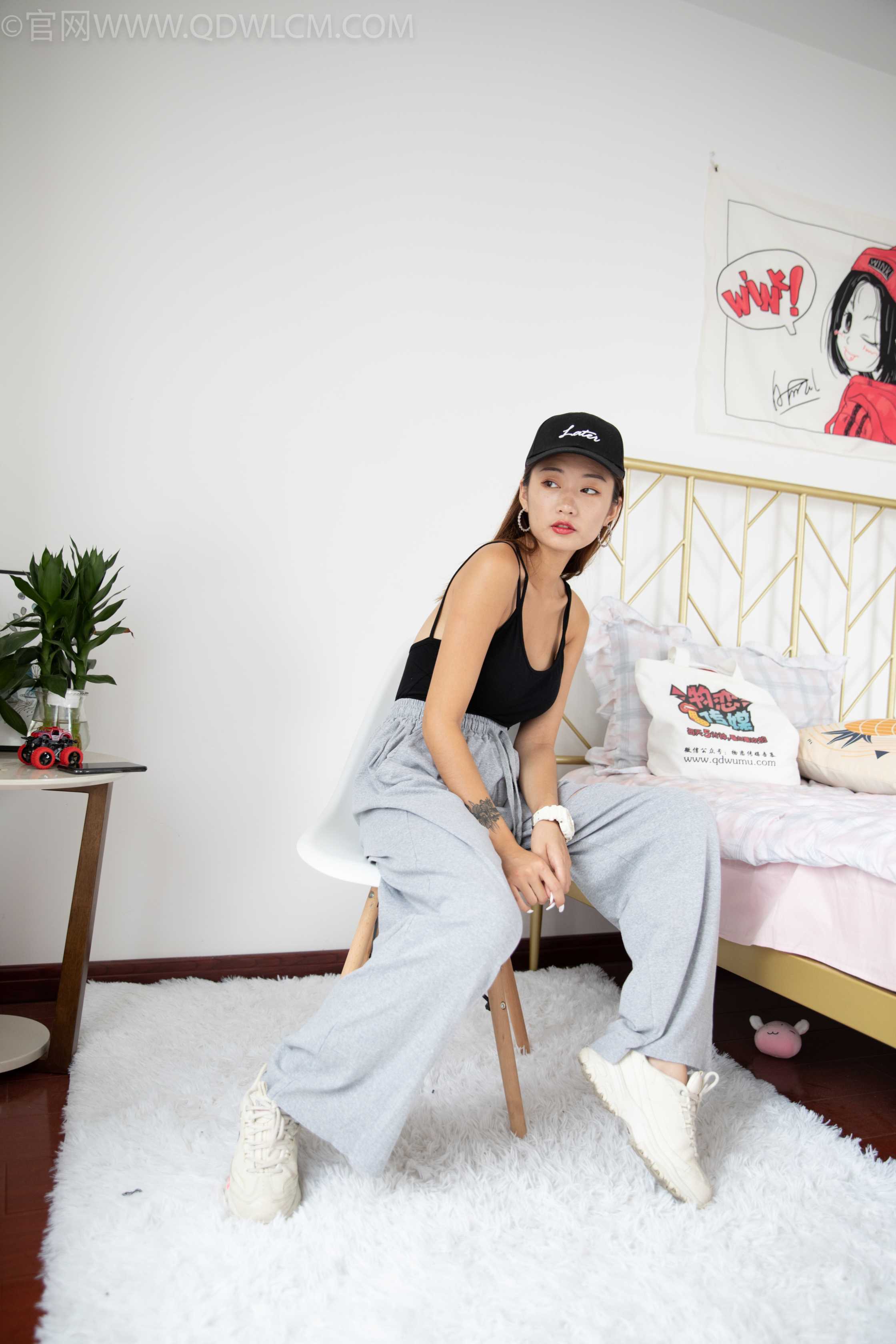 物恋传媒 NO.1121 言言-夏日街头 [149P+1V／3.34GB]