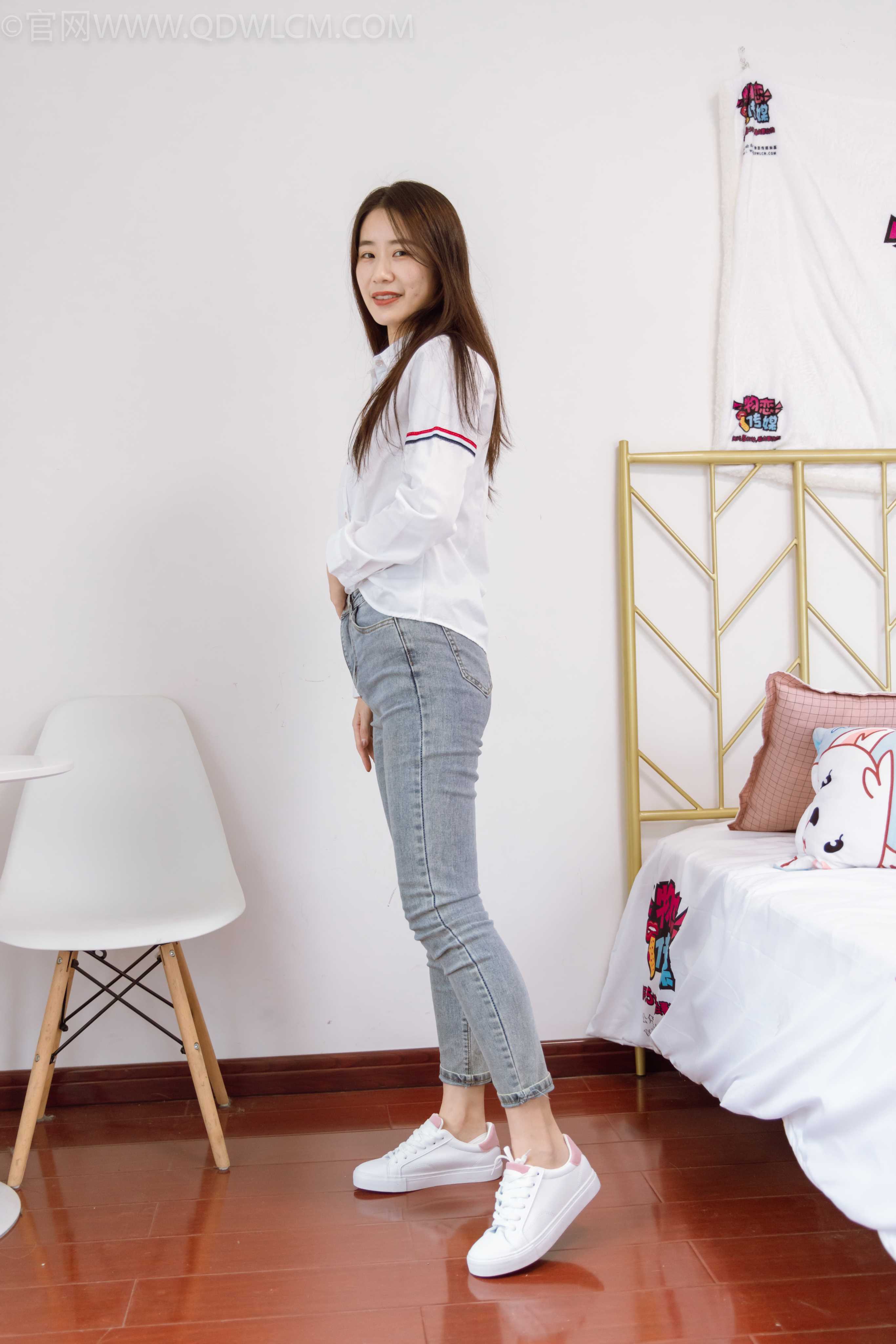 物恋传媒 NO.1129 菜菜-白月光 [141P+1V／4.40GB]