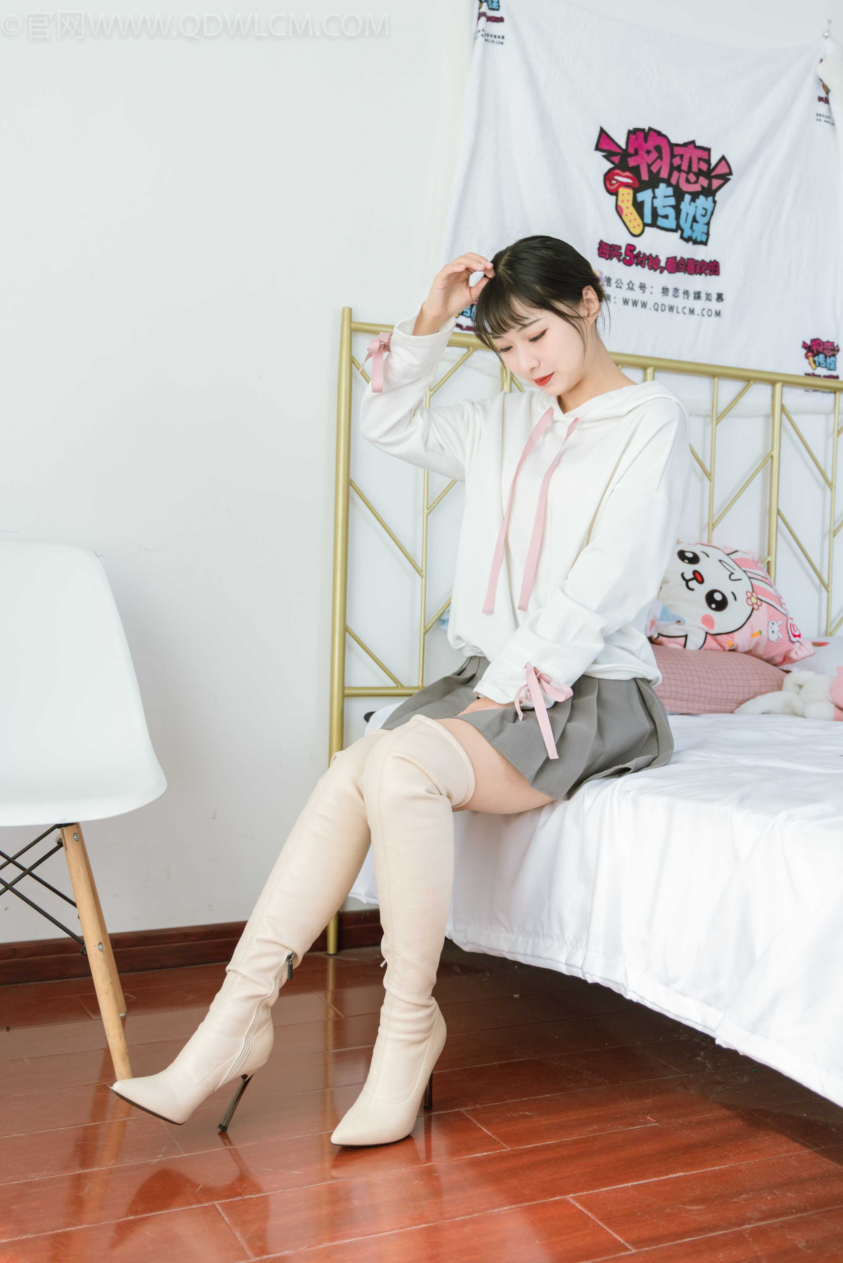 物恋传媒 NO.1173 月心-白色月光 [188P+1V／4.42GB]