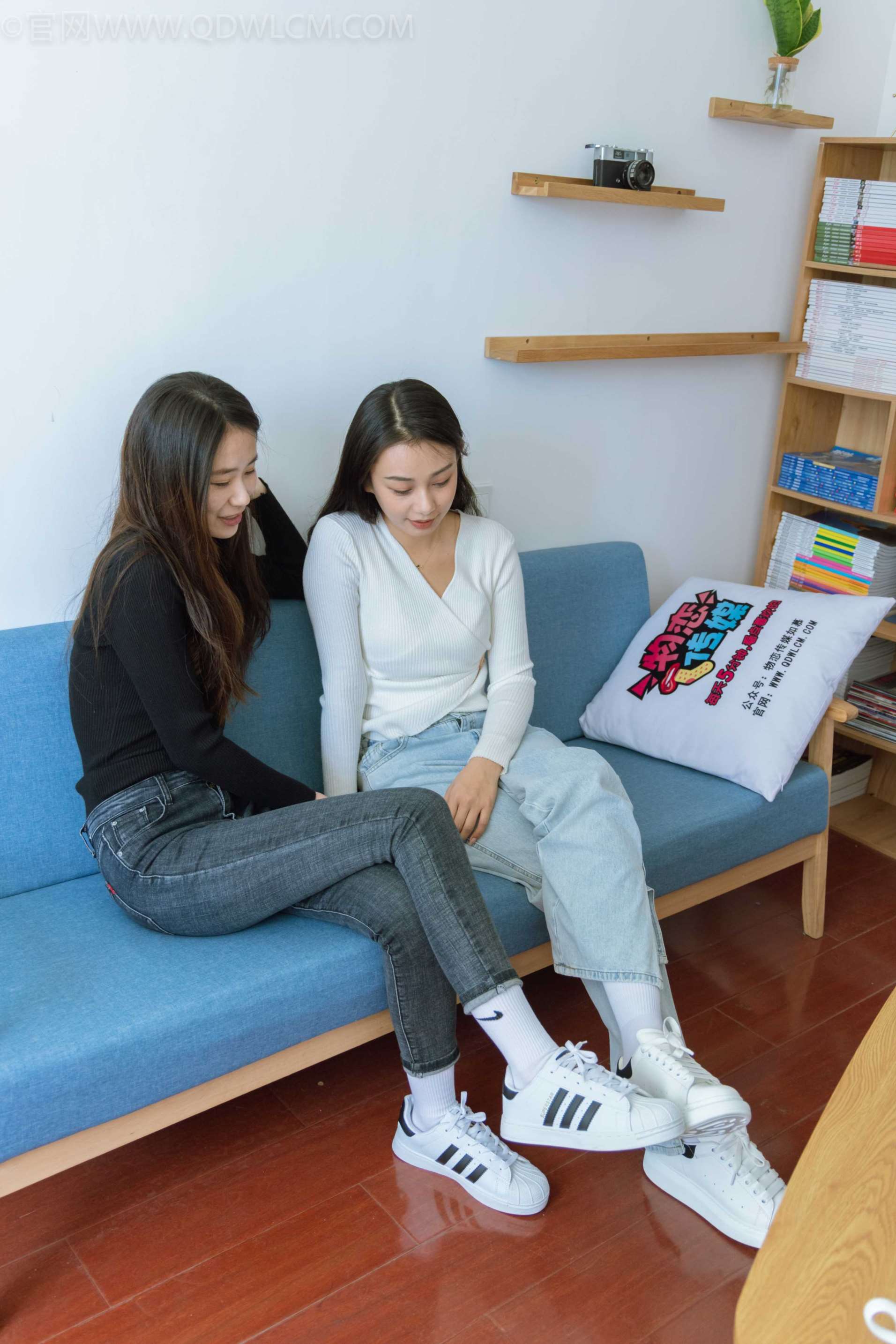 物恋传媒 NO.1176 菜菜&岚岚-闺蜜日常 [148P+1V／8.81GB] 插图3