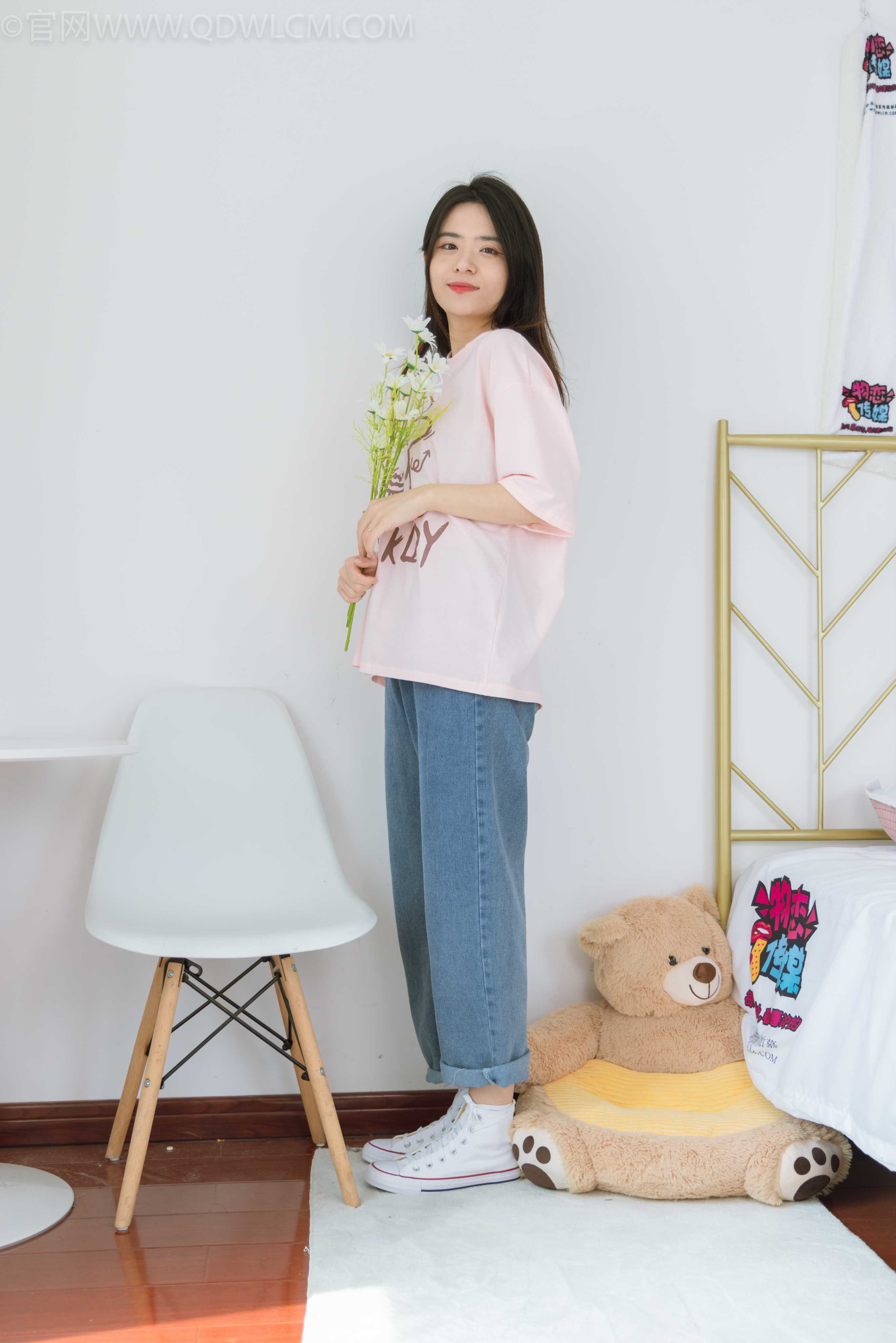 物恋传媒 NO.1185 然然-匡威帆布鞋白色短棉袜 [150+1V／3.99GB]