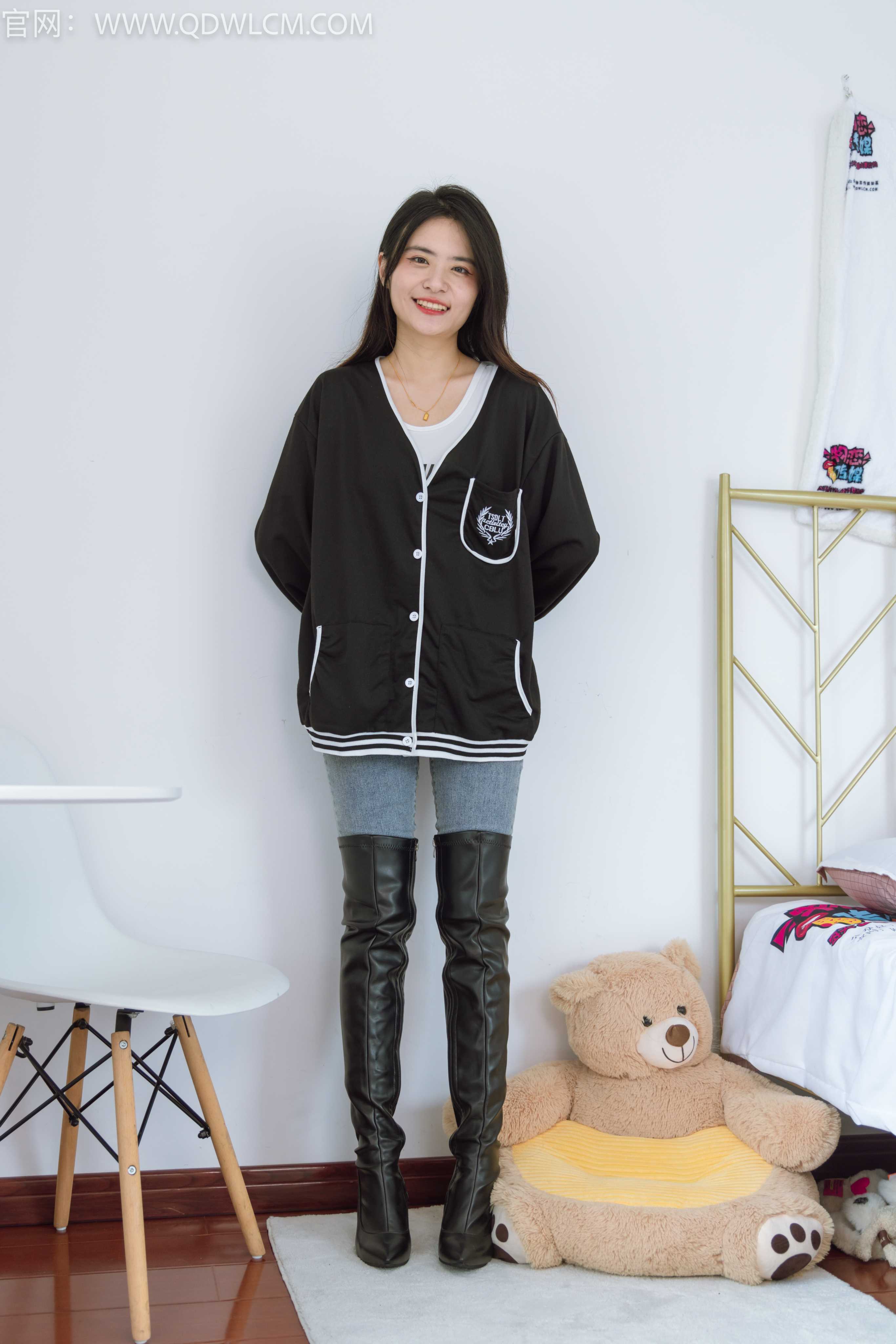 物恋传媒 NO.1221 然然-误入藕花深处 [151P-4.1G]