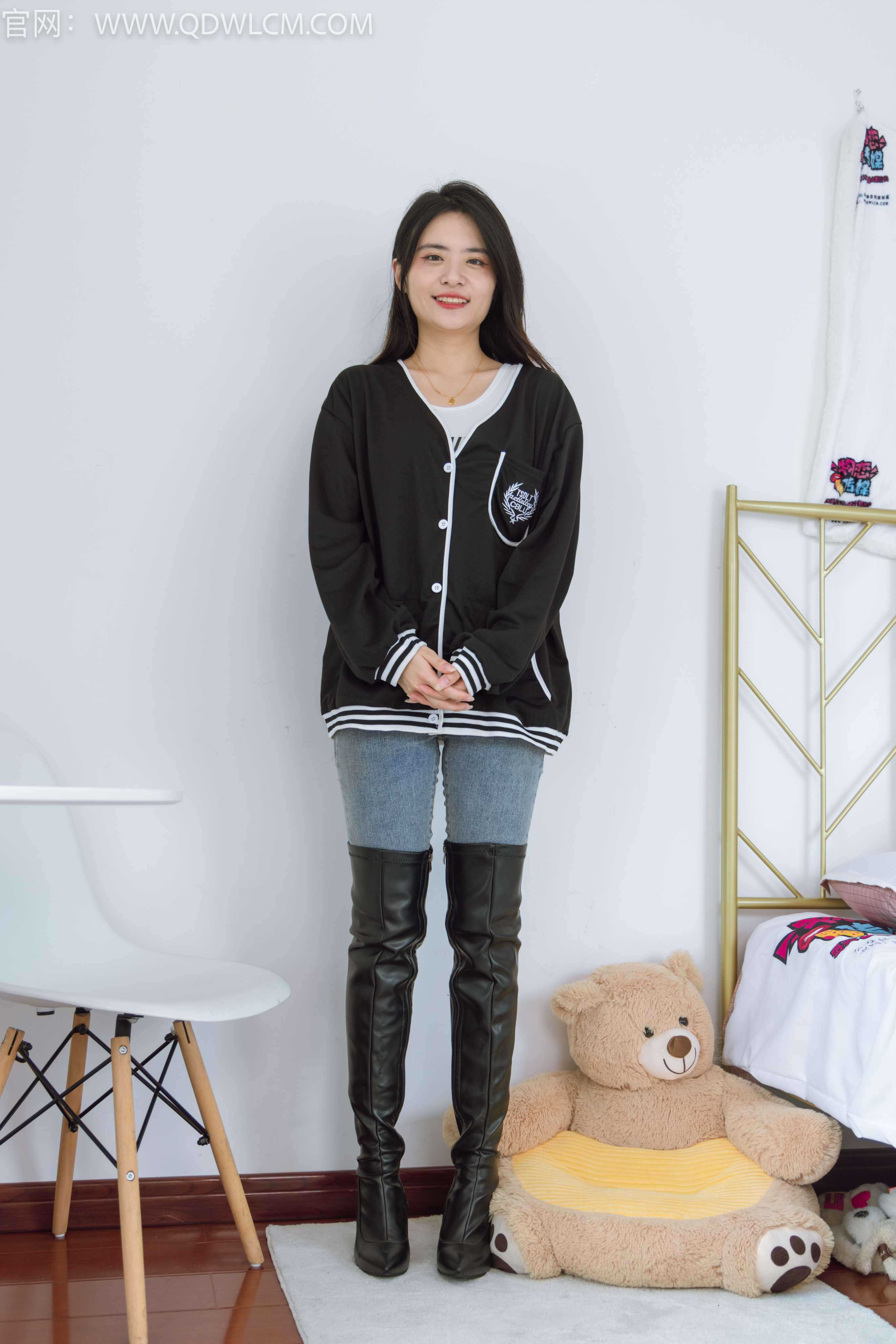 物恋传媒 NO.1221 然然-误入藕花深处 [151P-4.1G]