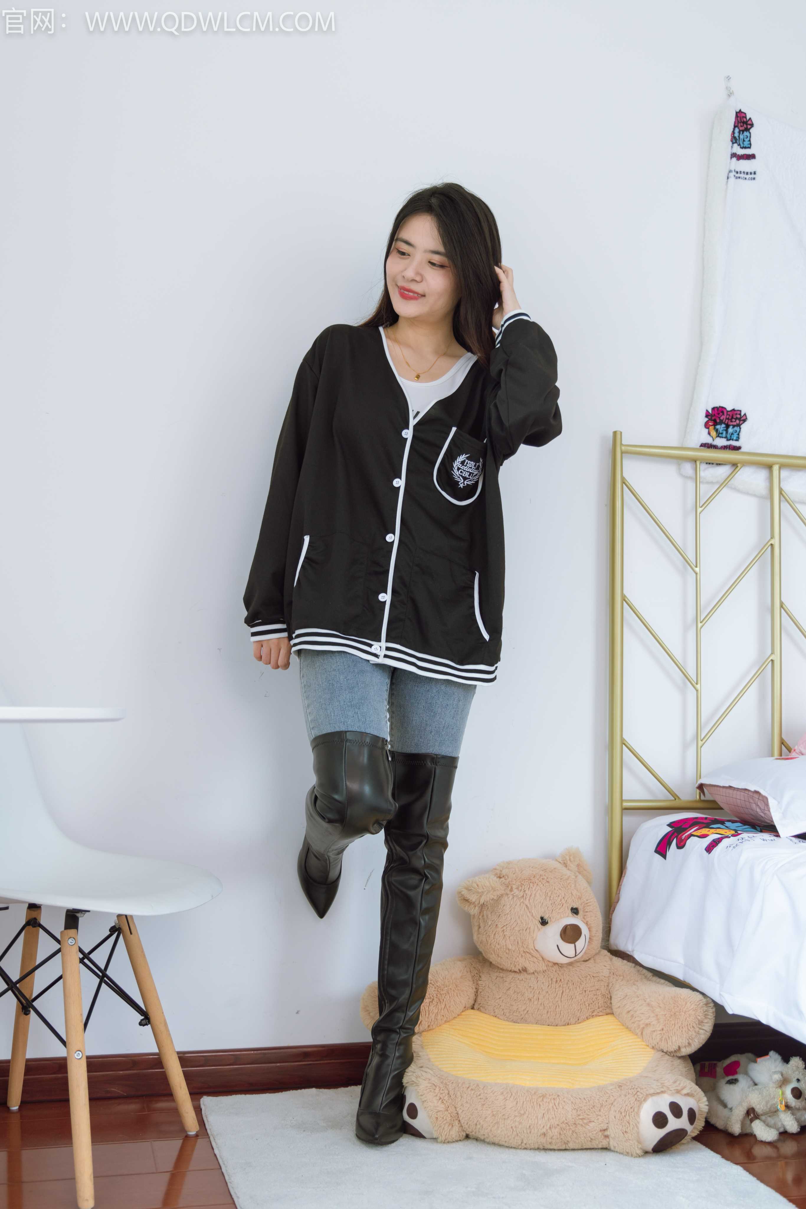 物恋传媒 NO.1221 然然-误入藕花深处 [151P-4.1G]