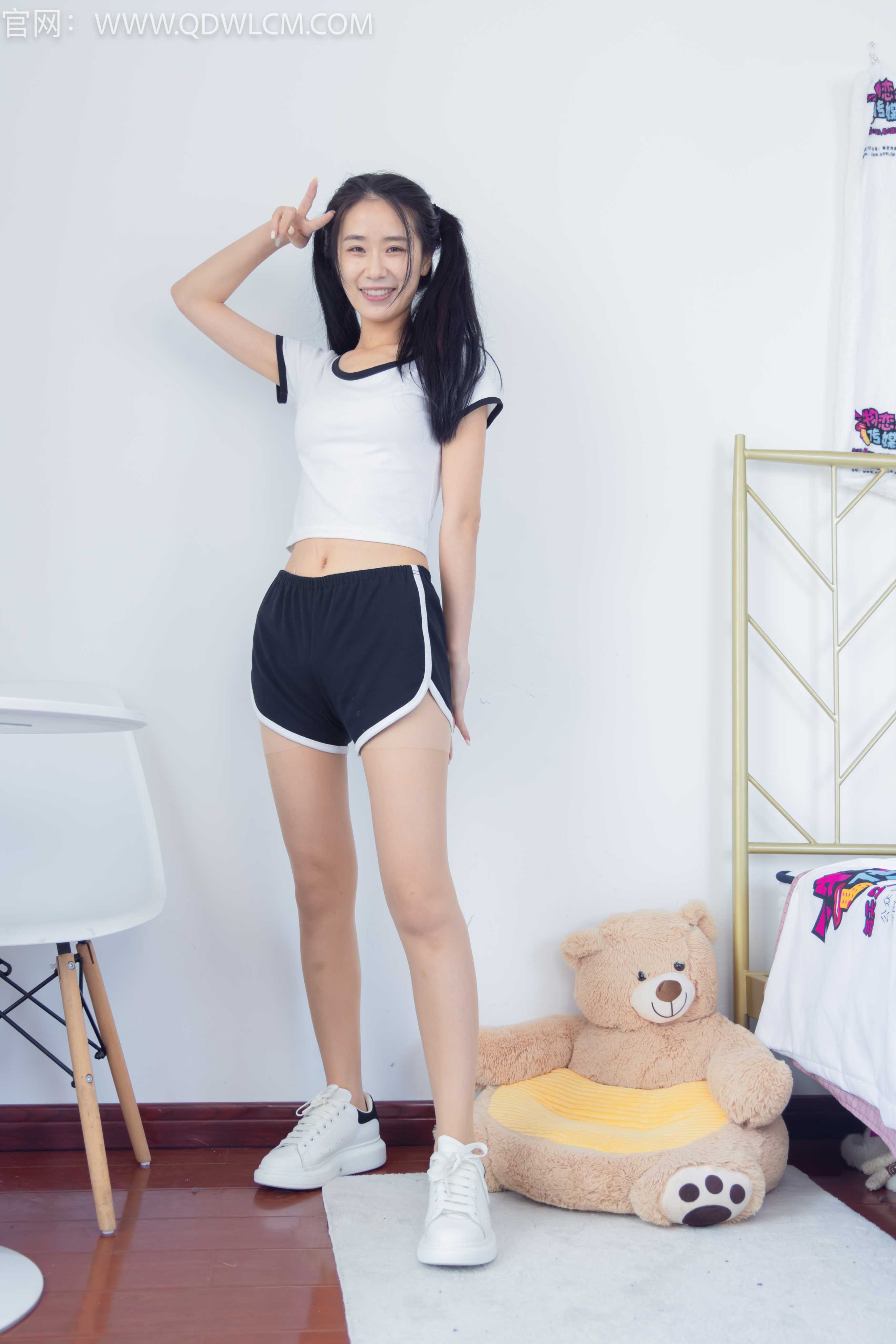 物恋传媒 NO.1290 菜菜-陪你度过漫长岁月 [152P+1V／4.96G]