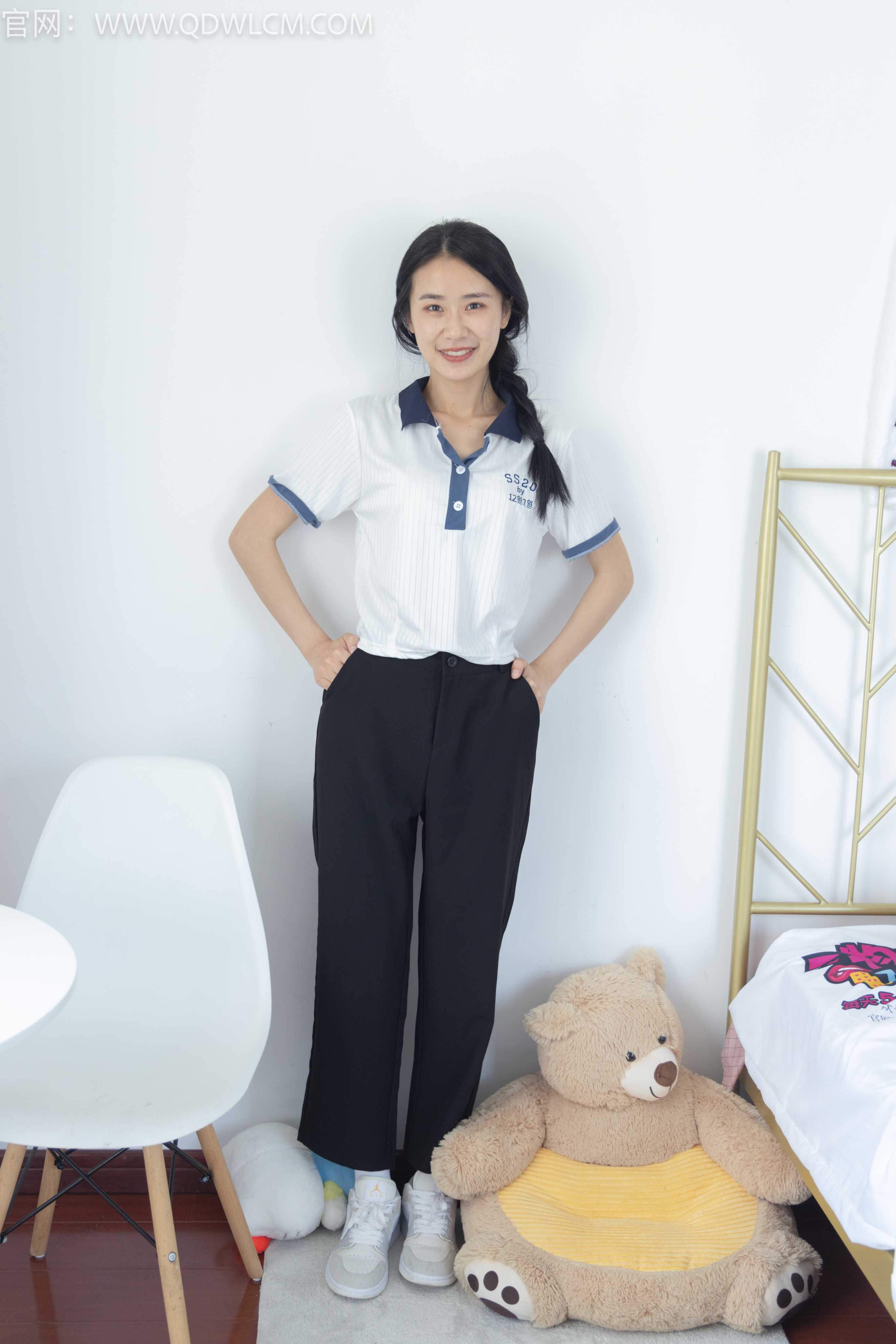 物恋传媒 NO.1297 菜菜-萤火虫小巷 [164P+1V4.58G]