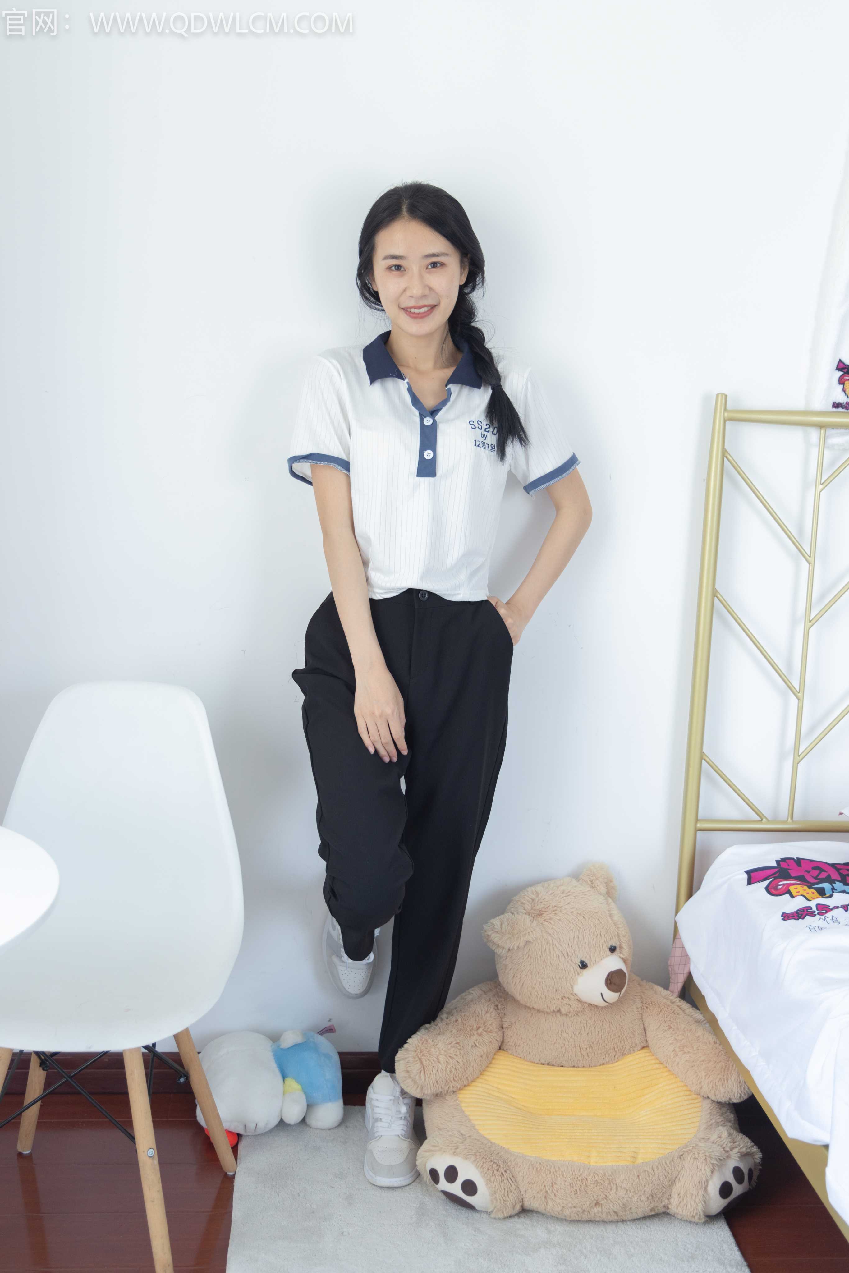 物恋传媒 NO.1297 菜菜-萤火虫小巷 [164P+1V4.58G]