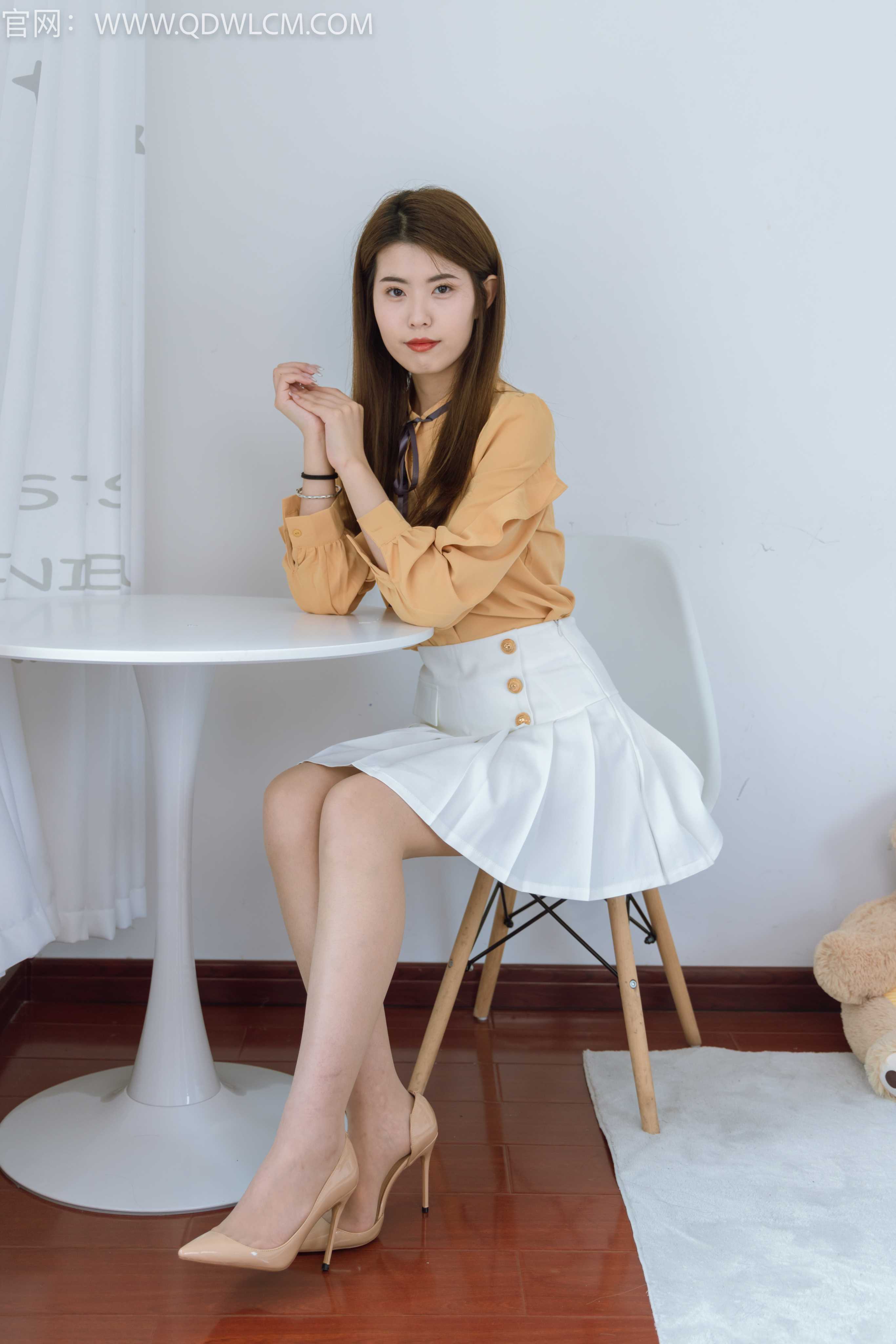 物恋传媒 NO.1299 雅雅-坐在你身边看云 [139P+1V5.98G]