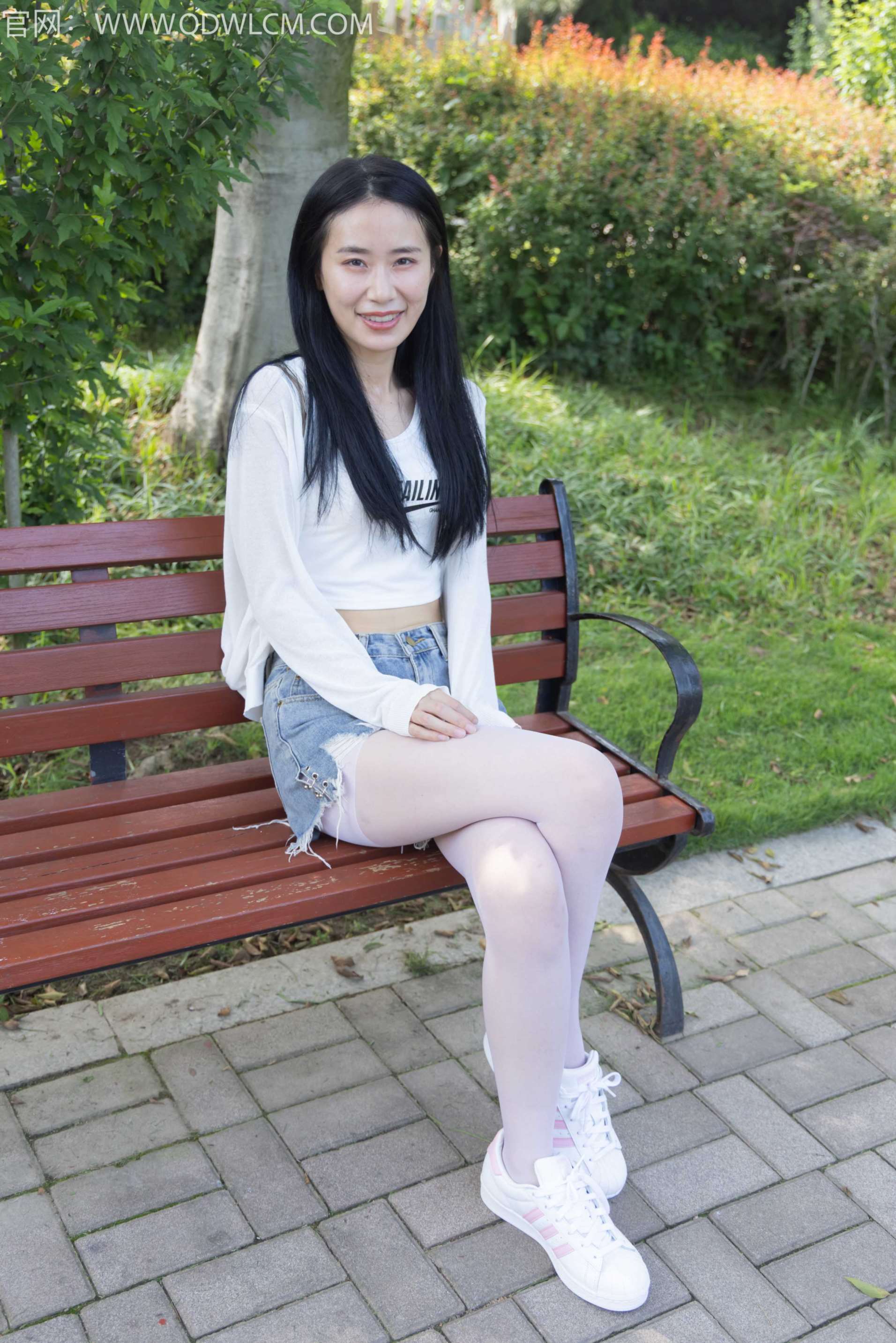 物恋传媒 NO.1341 菜菜-无人之岛 [154P1V-4.37G]