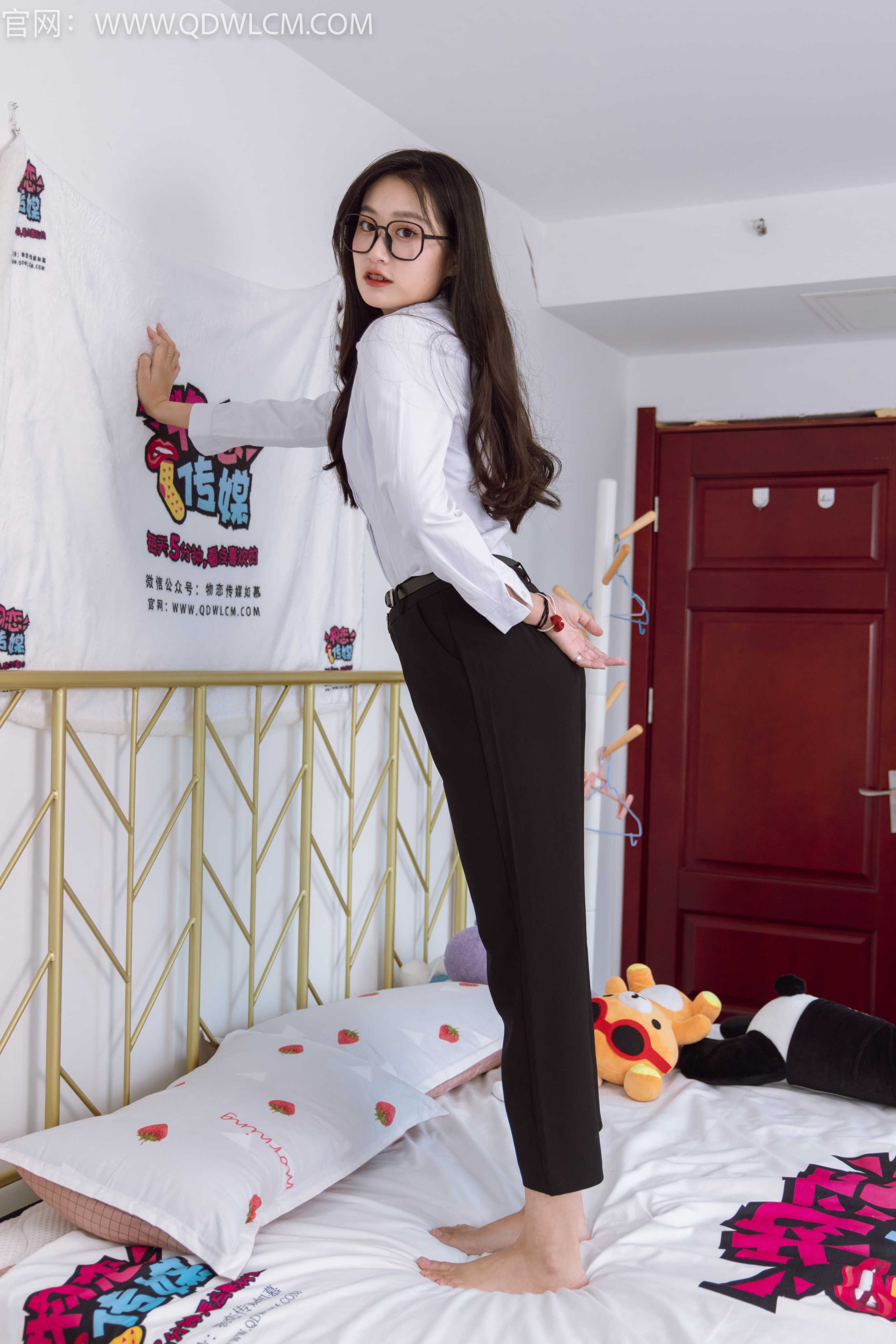 物恋传媒 NO.1351 小敏-失眠的夜 [149P1V-4.07G]