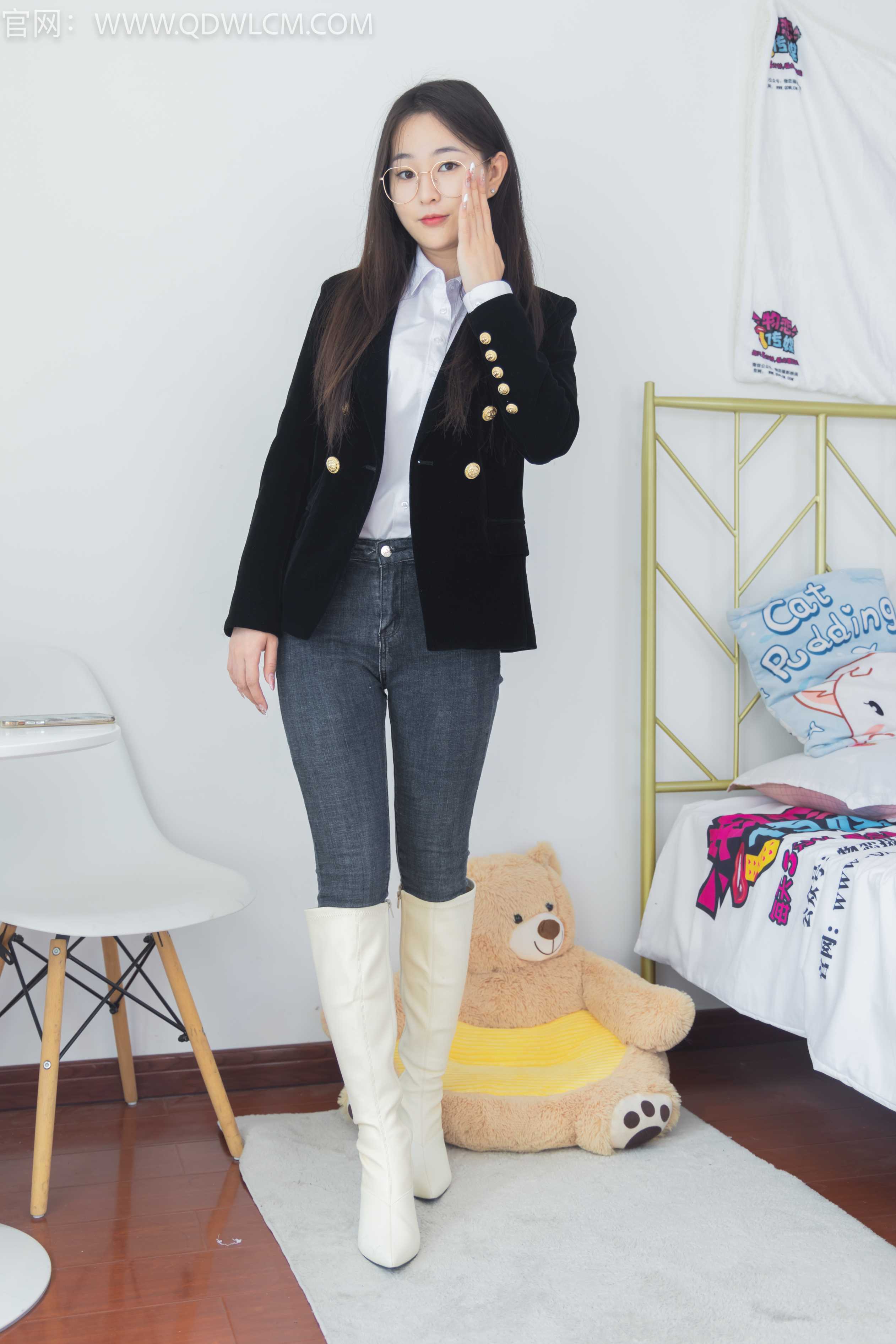 物恋传媒 NO.1358 美兔-梦醒时分 [158P1V-3.25G]