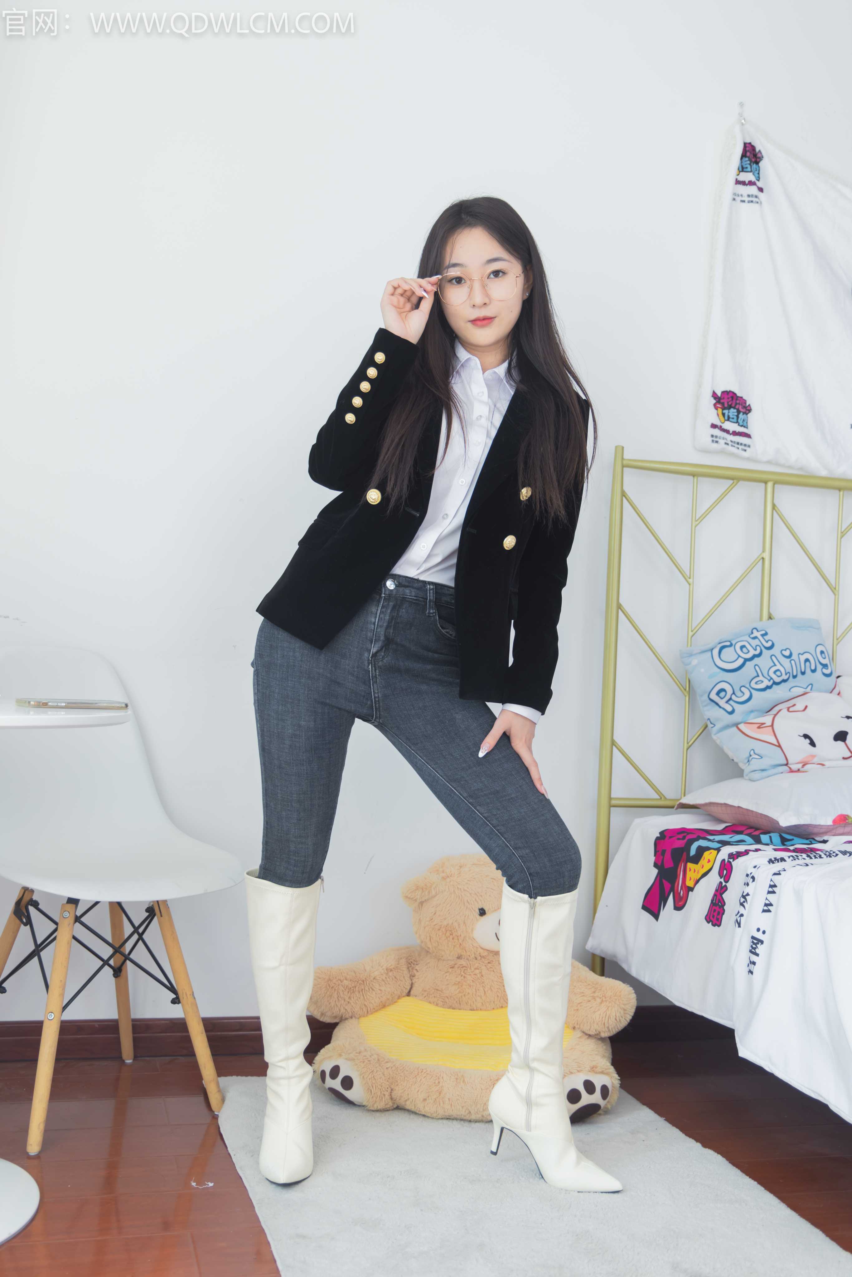 物恋传媒 NO.1358 美兔-梦醒时分 [158P1V-3.25G]