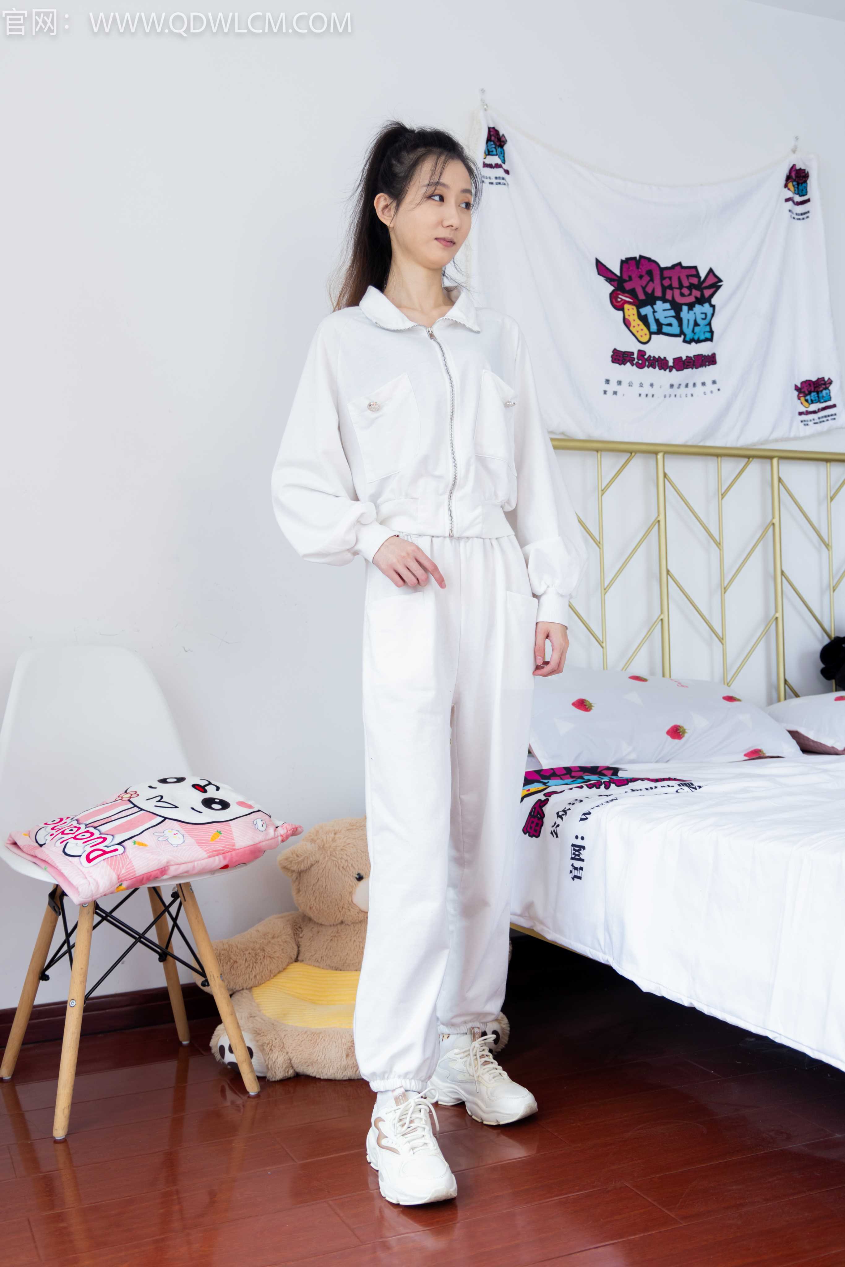 物恋传媒 NO.1377 木木-神秘的森林 [152P1V-3.59G]