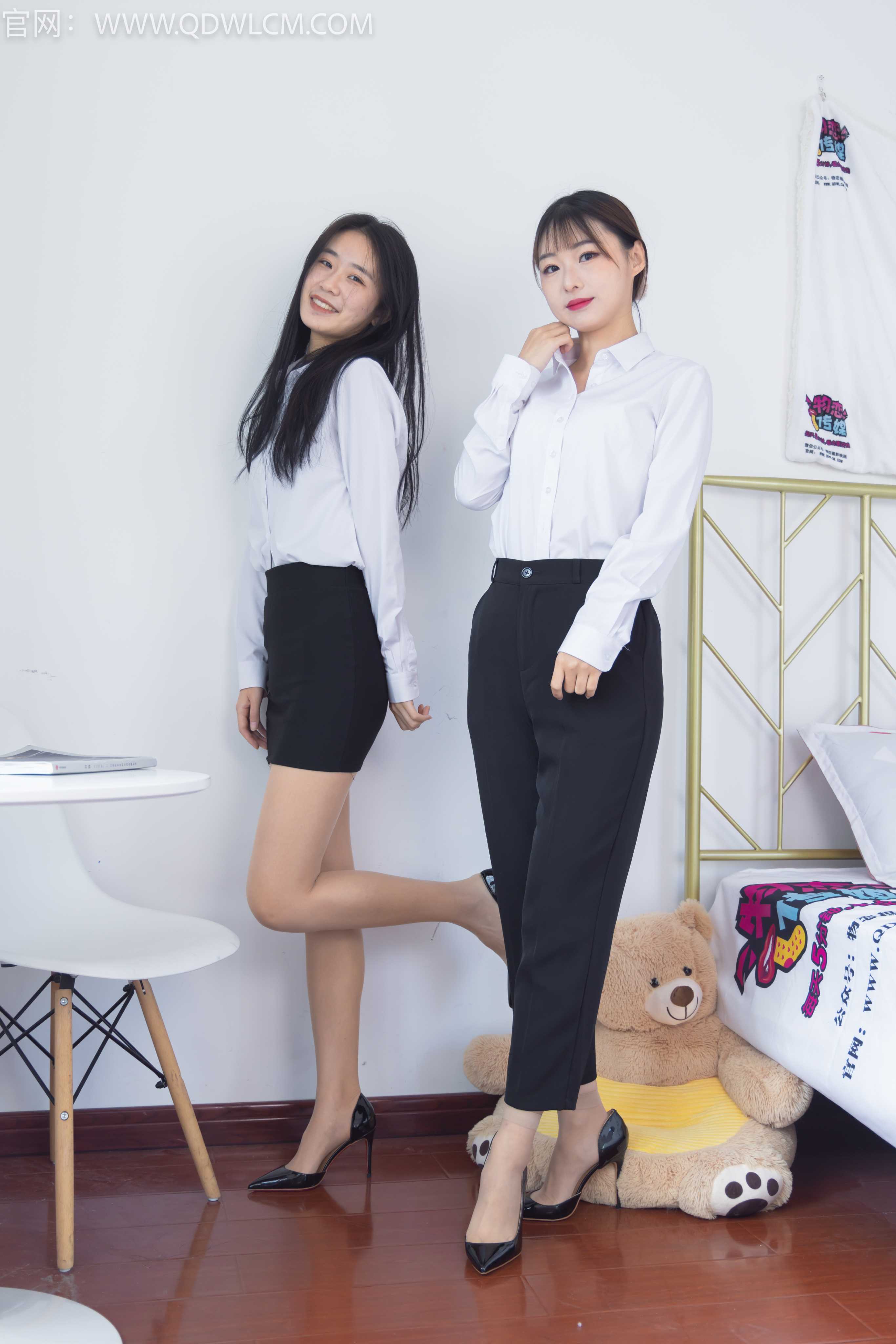 物恋传媒 NO.1383 菜菜&月心-闺蜜时光 [152P1V-3.31G]