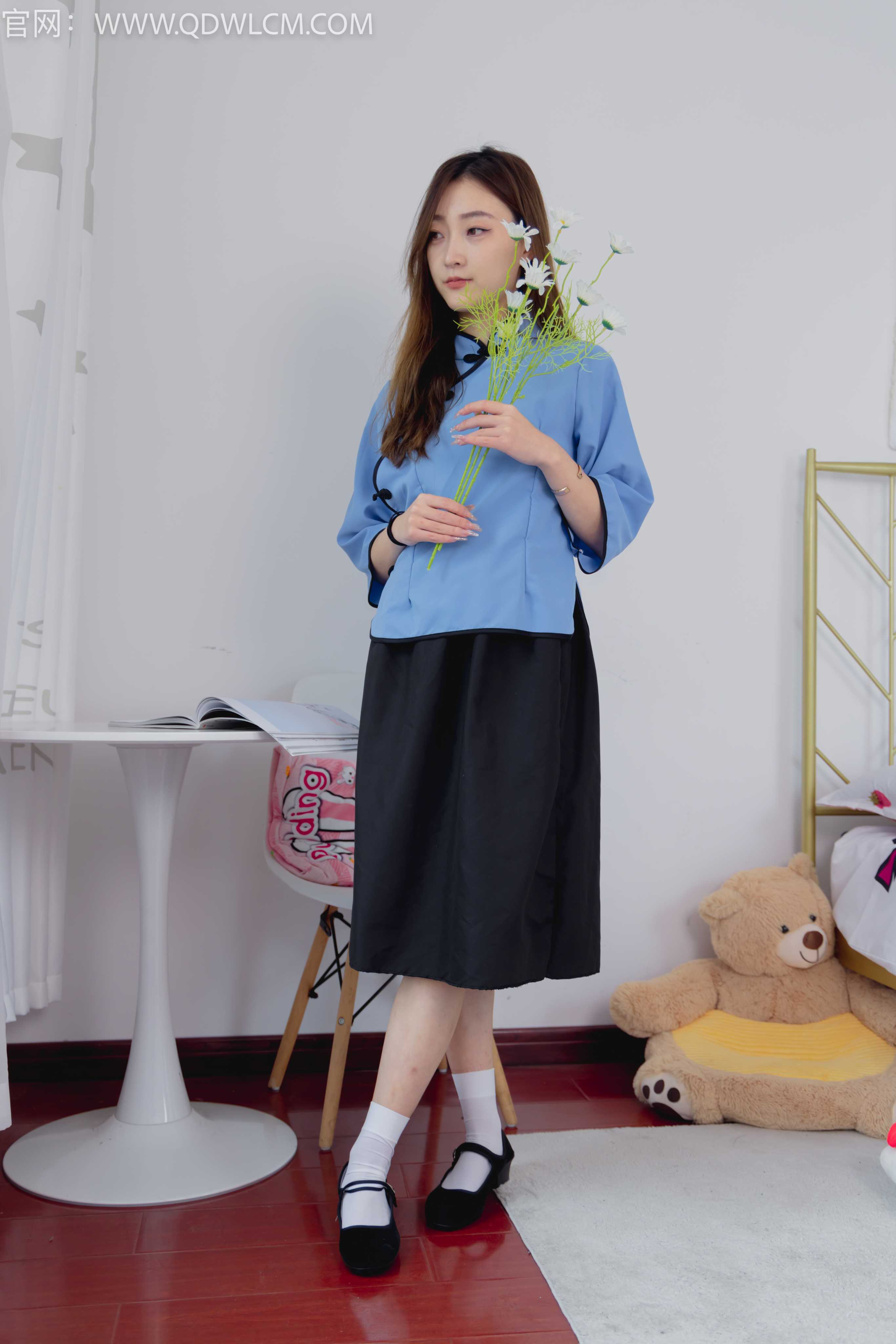 物恋传媒 NO.1386 芒芒-梦醒时分 [183P1V-3.95G]