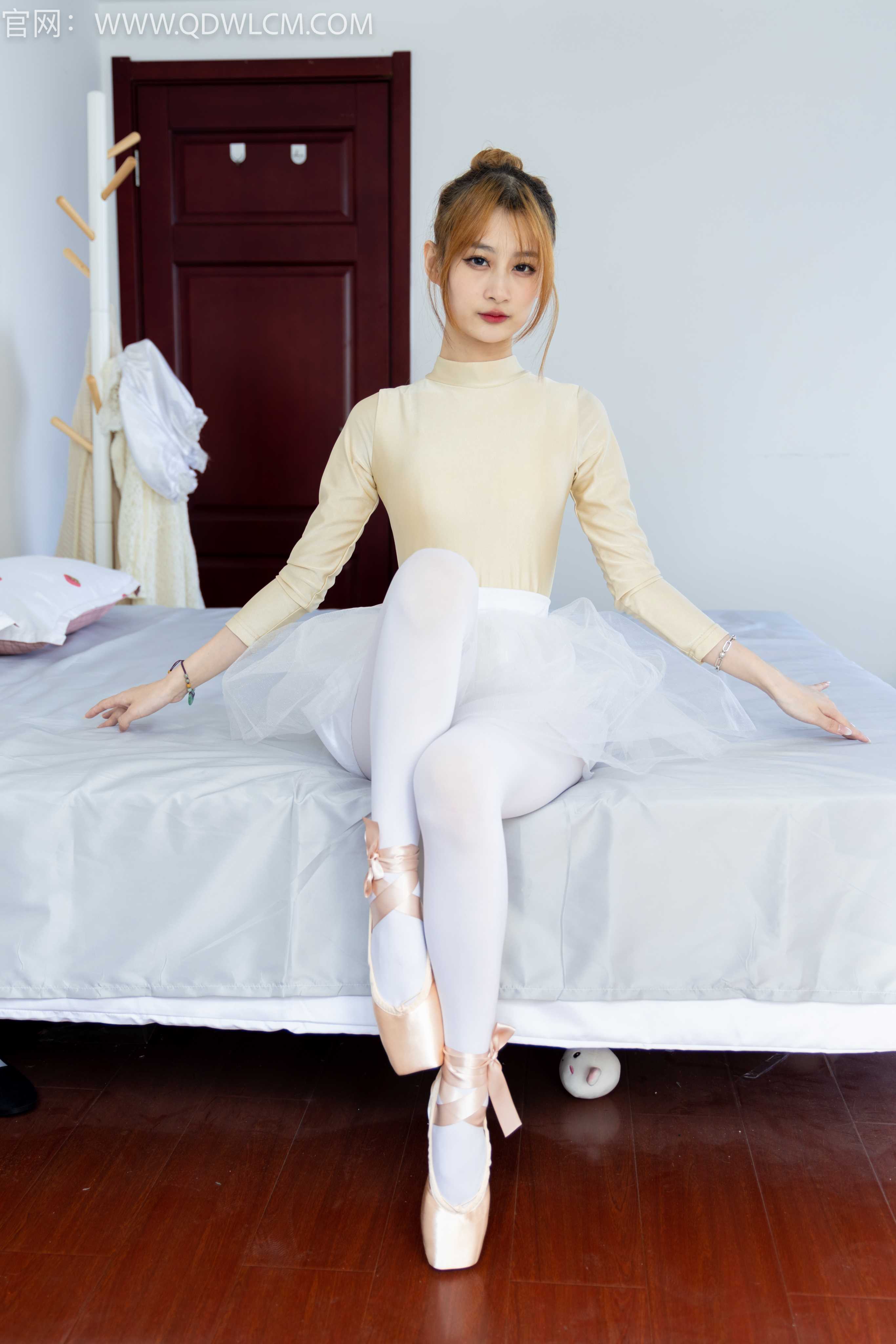 物恋传媒 NO.1387 卿卿-流光一瞬 [158P1V-3.99G]