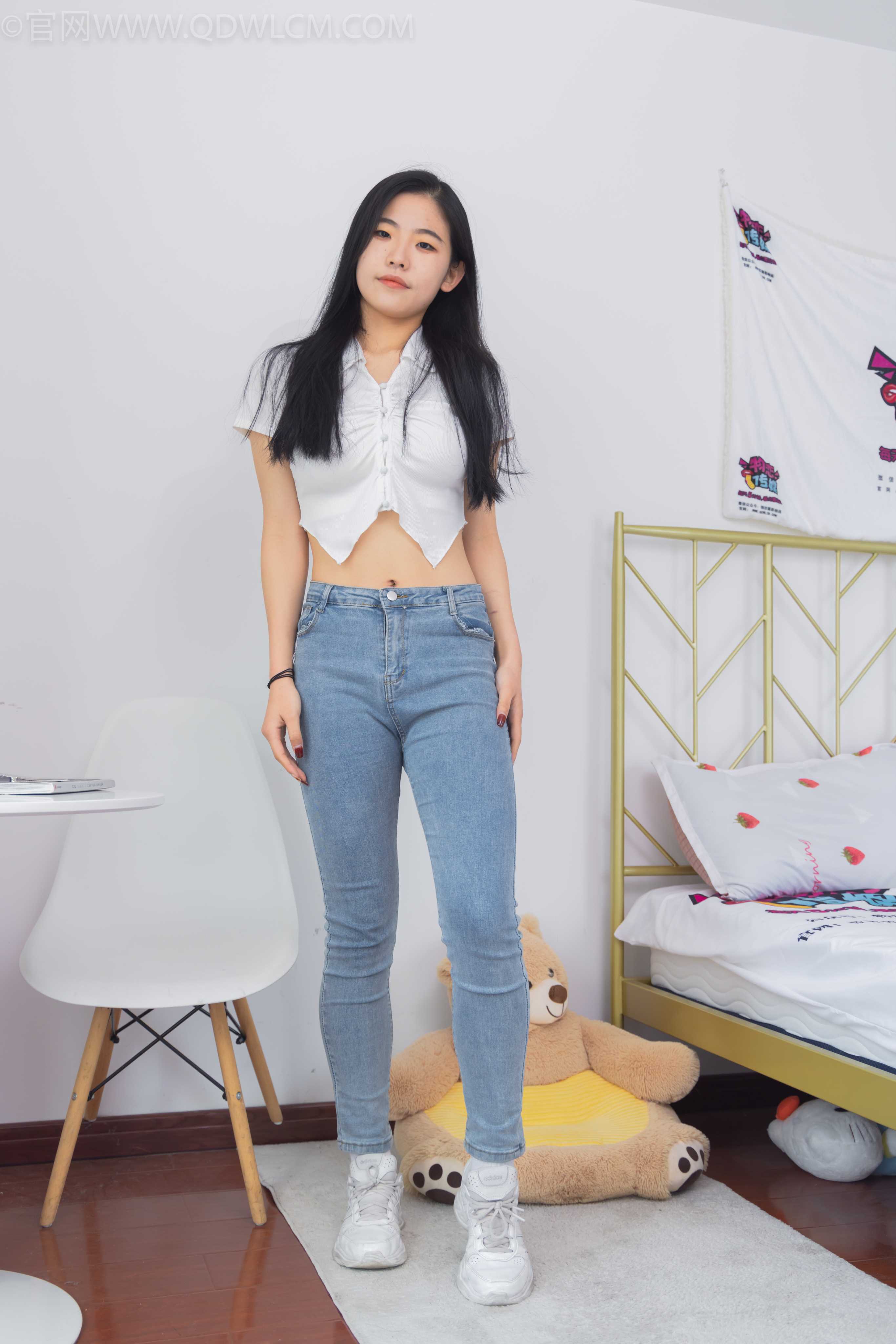 物恋传媒 NO.1398 穗穗-时光岁月 [154P+1V／3.75GB]