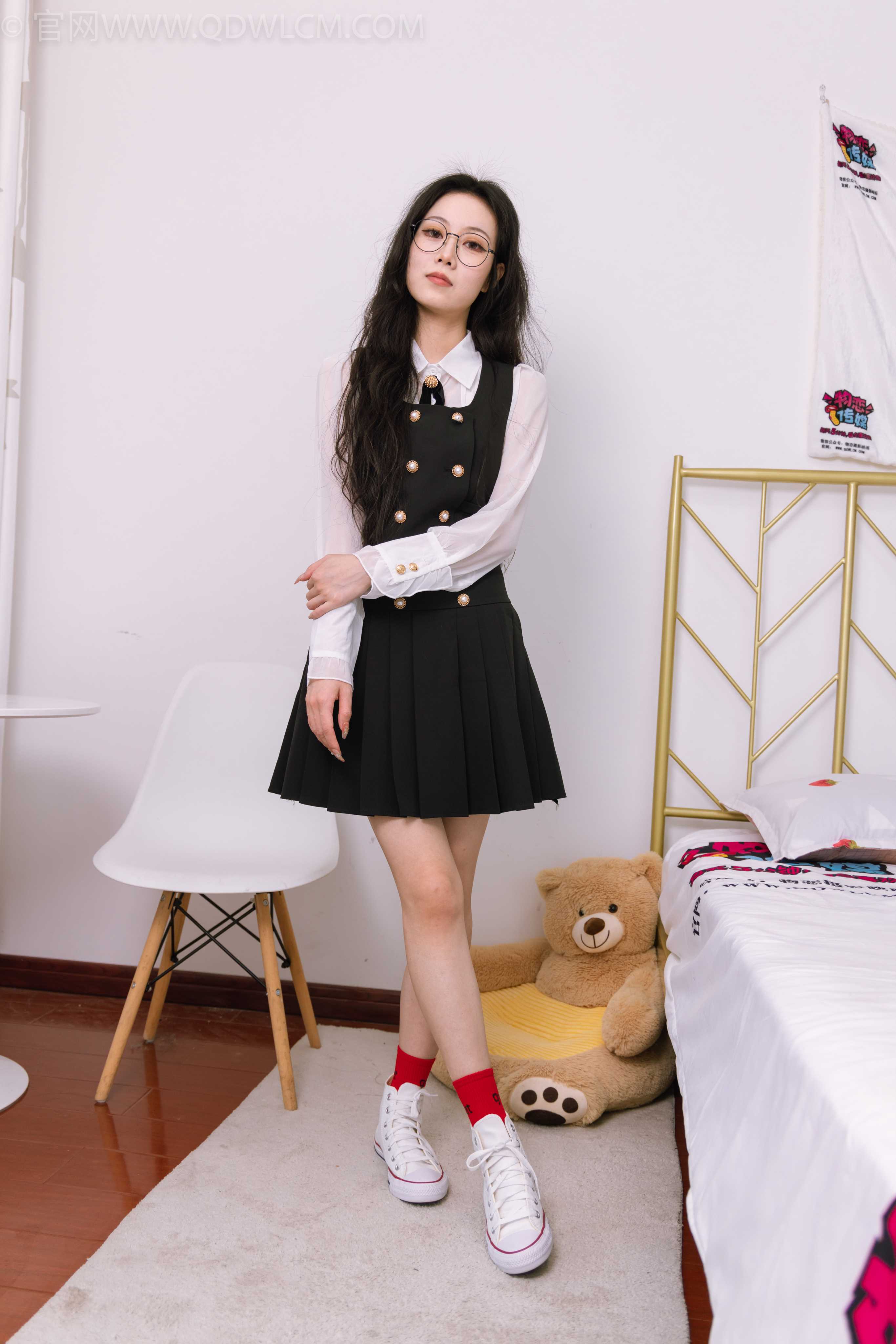 物恋传媒 NO.1443 康康-兔年小红袜 [159P+1V／6.21GB]