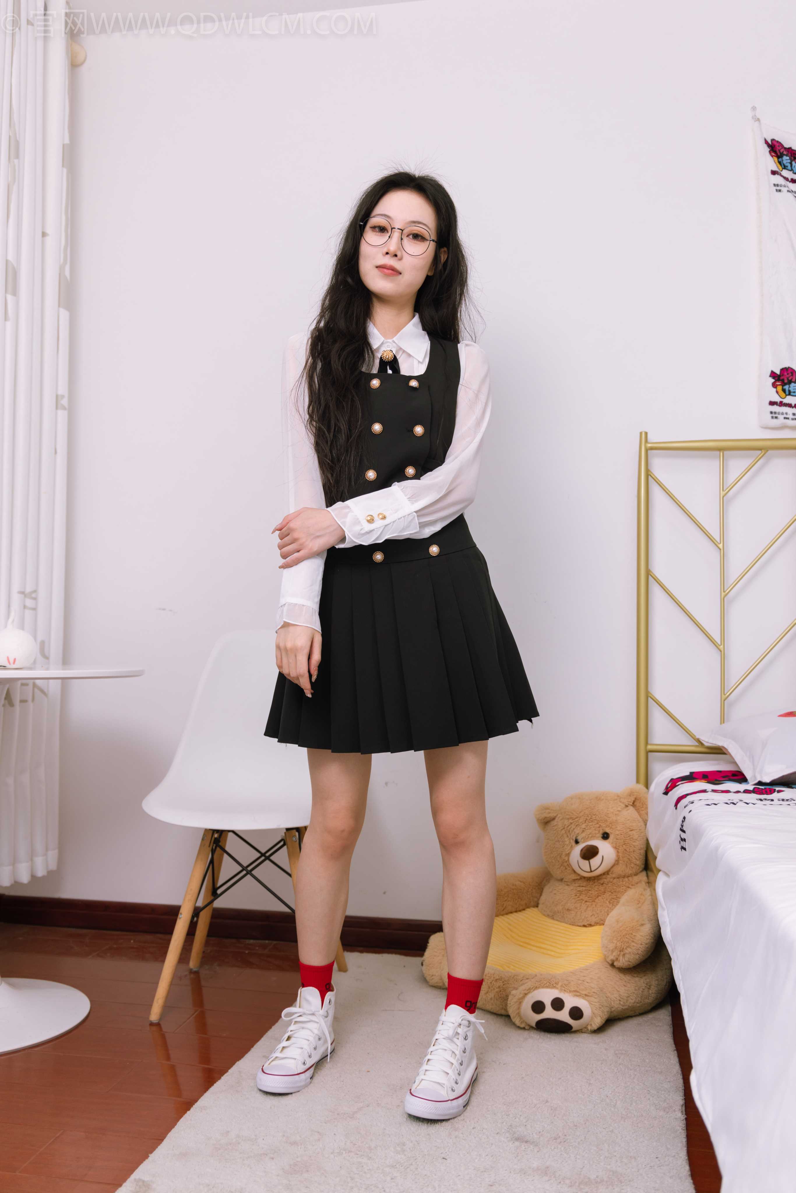 物恋传媒 NO.1443 康康-兔年小红袜 [159P+1V／6.21GB]