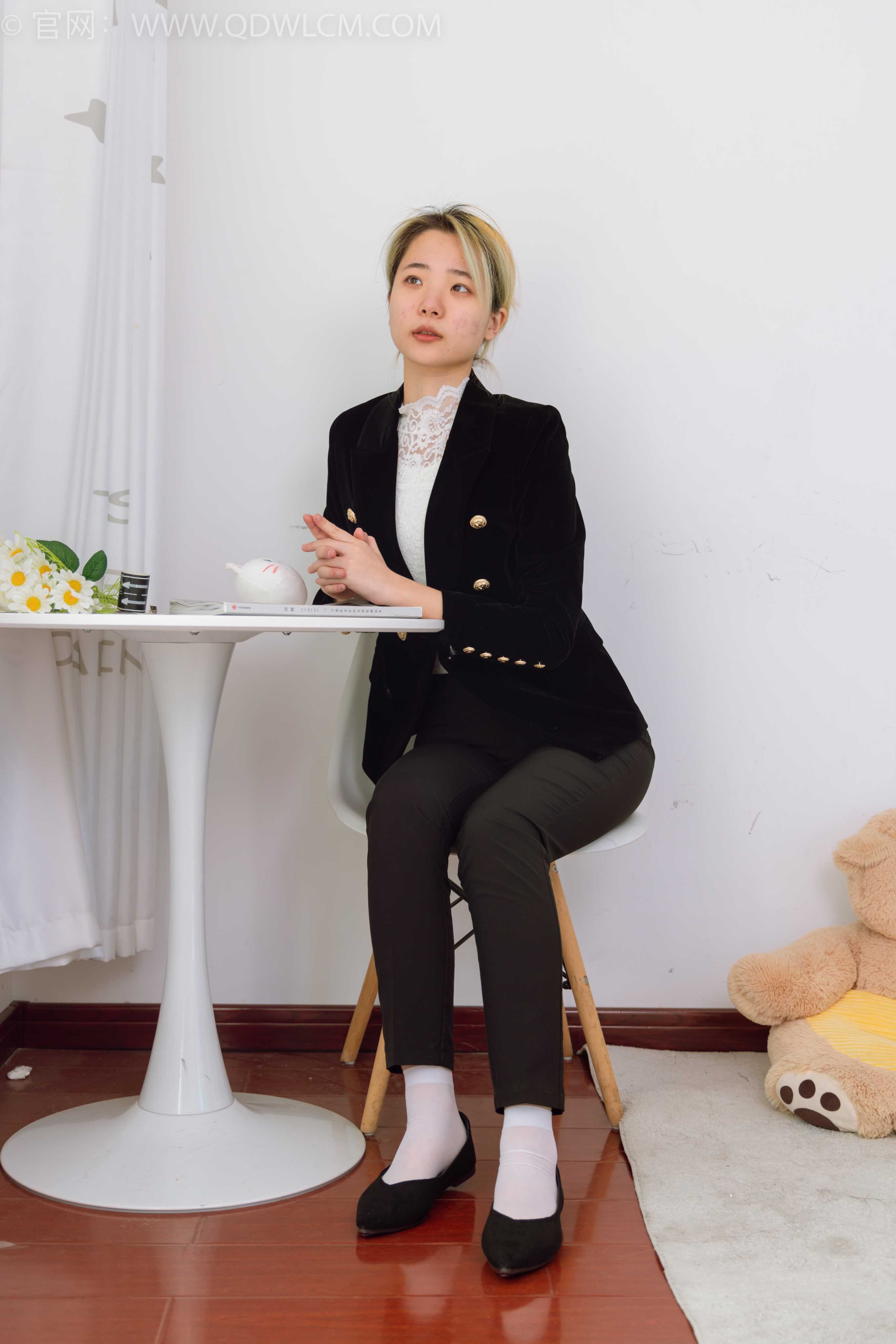 物恋传媒 NO.1485 姜姜-青山与诗 [150P-1V-3.75G]