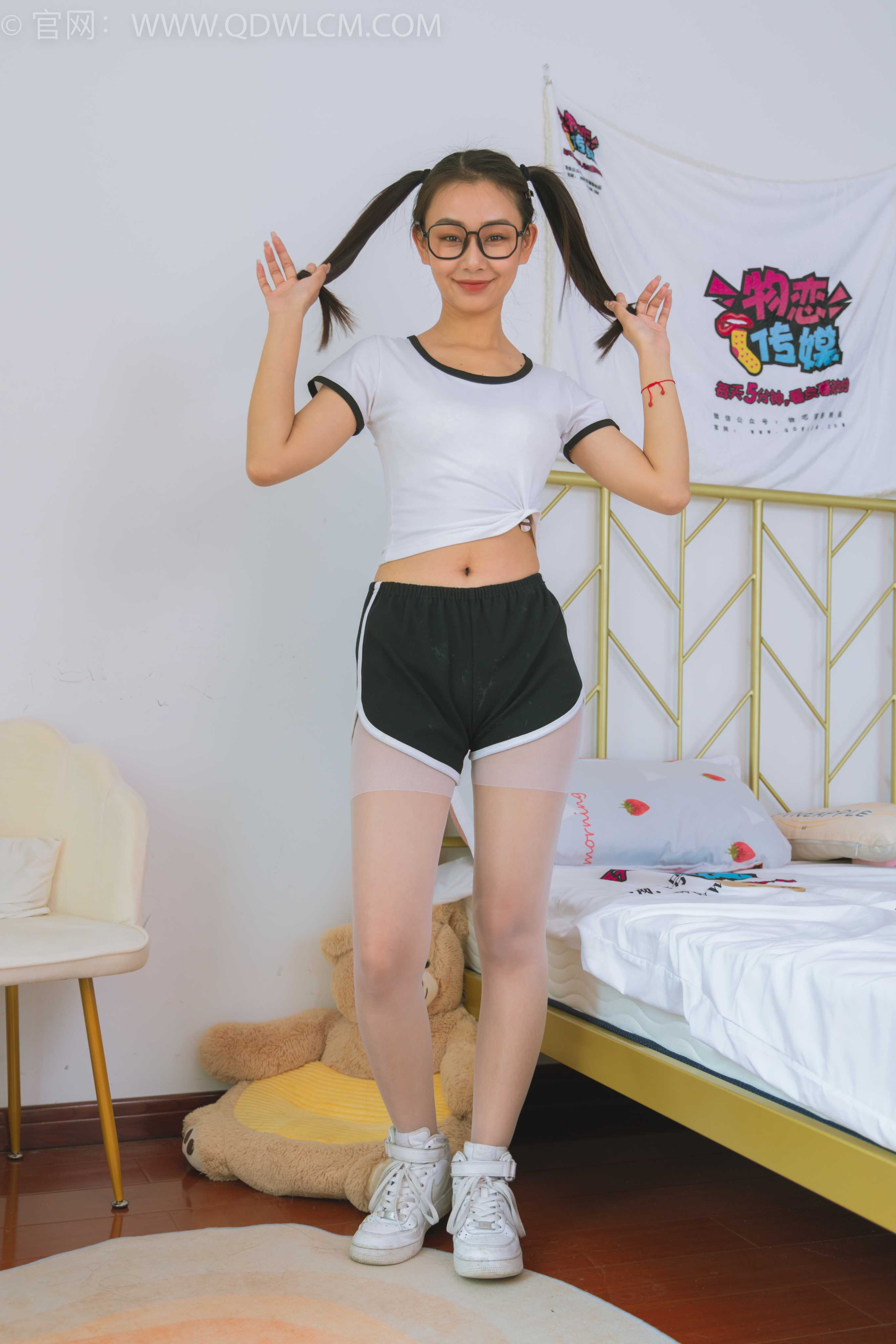 物恋传媒 NO.1494 岚岚-鬼马少女 [151P+1V／3.62GB]