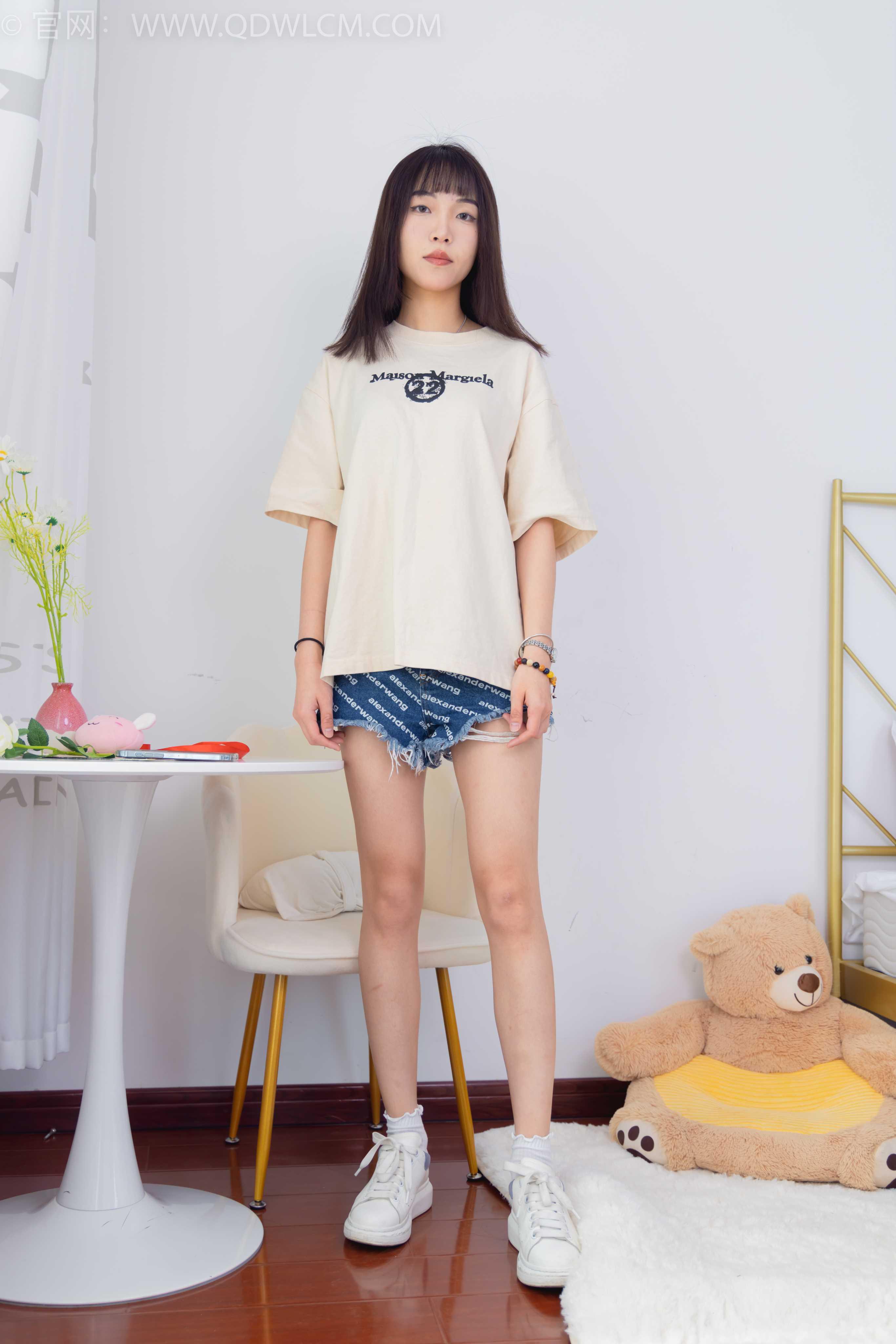 物恋传媒 NO.1506 琪琪-冷月光 [150P+1V／2.96GB]