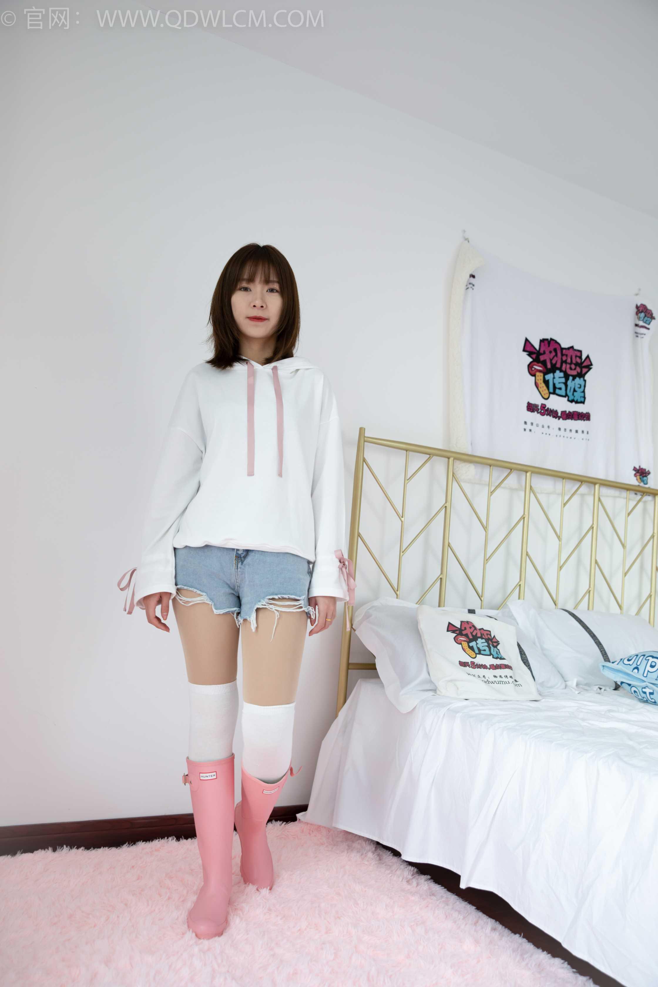 物恋传媒 NO.1509 婷婷-的花 [161P+1V／3.53GB]