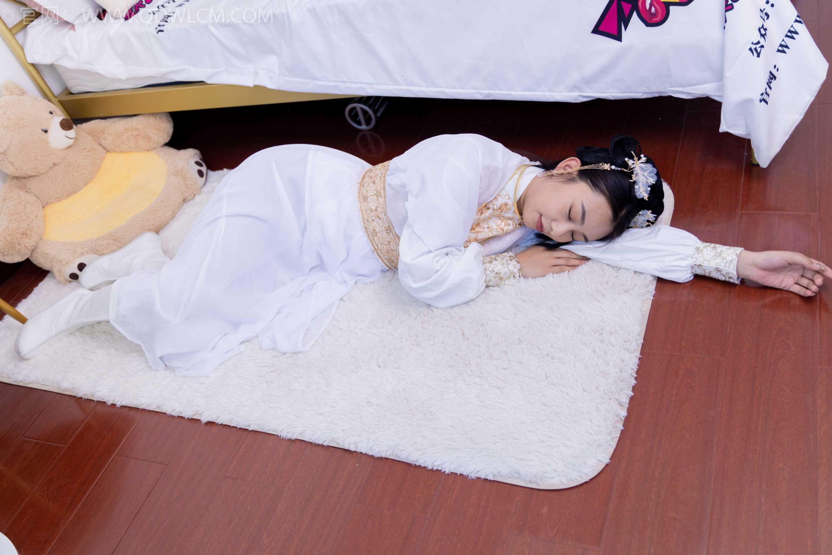 物恋传媒 NO.1542 岚岚-自由的风 [187P+1V／4.11GB]