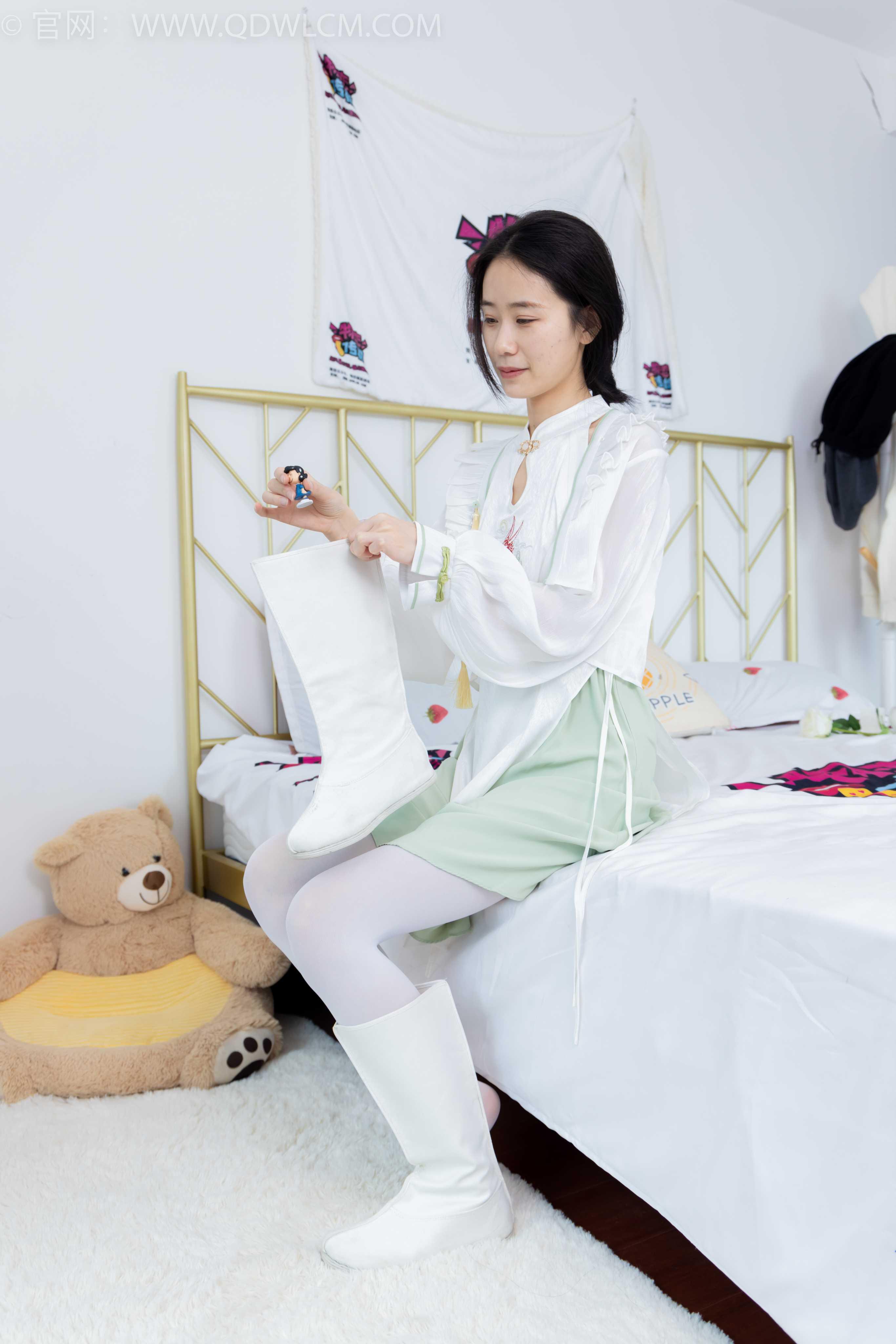 物恋传媒 NO.1547 菜菜-绿野仙踪 [152P+1V／3.08GB]