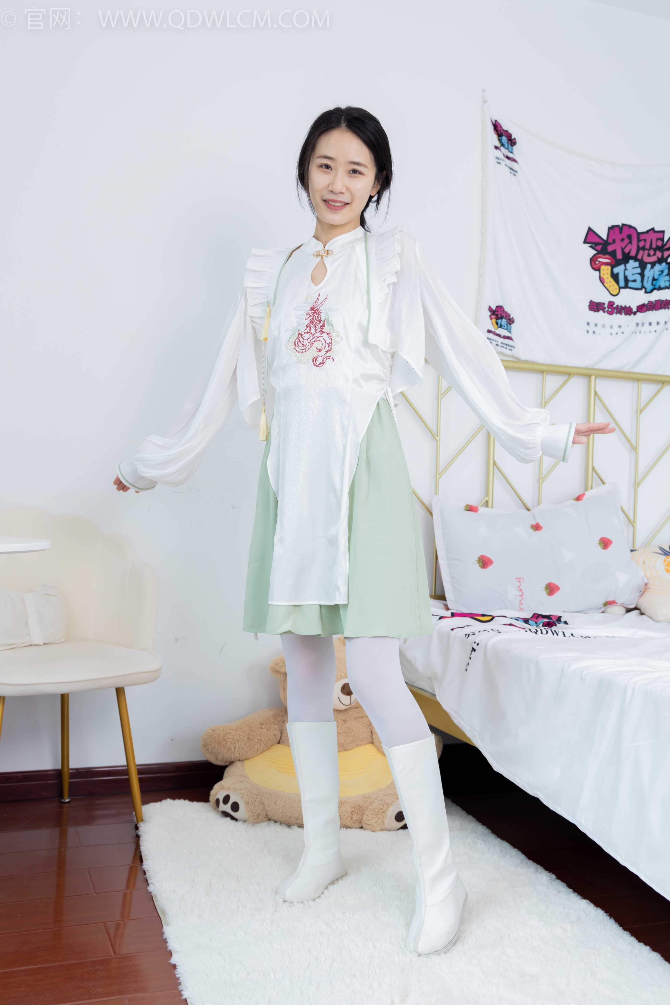 物恋传媒 NO.1547 菜菜-绿野仙踪 [152P+1V／3.08GB]