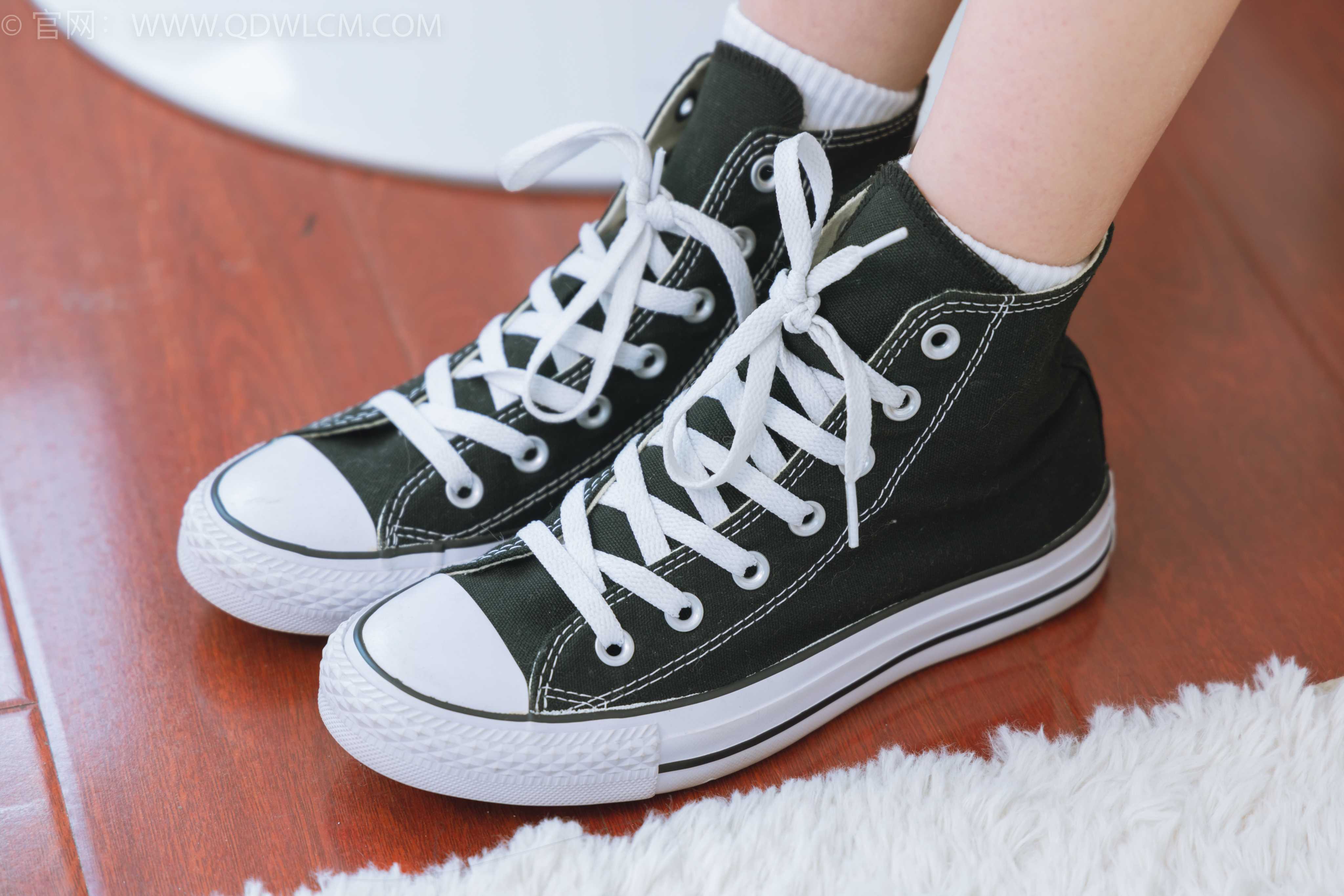 物恋传媒 NO.1559 颜颜-人来人往 [150P+1V／3.16GB]