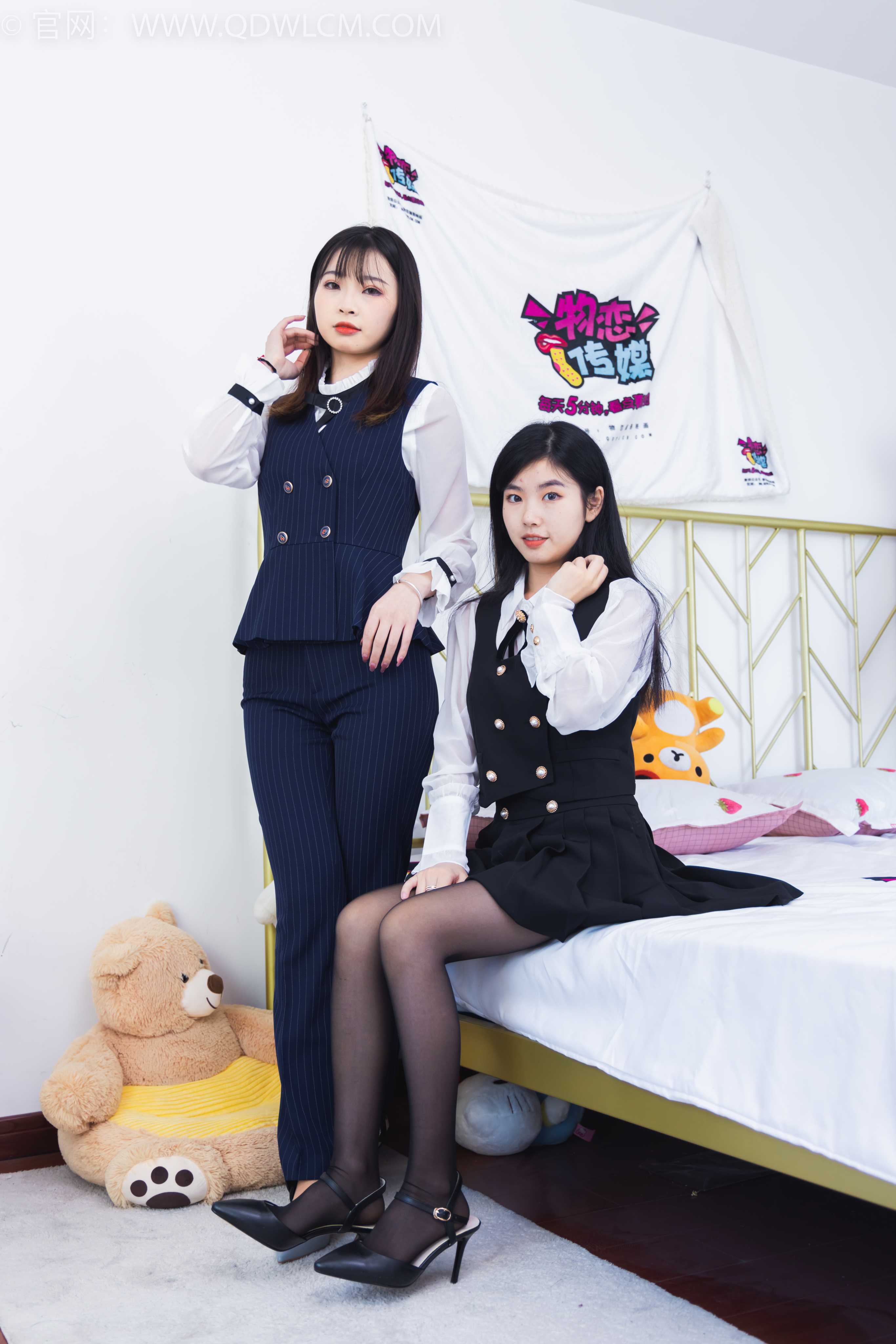 物恋传媒 NO.1565 米米&挽挽-星辰不坠落 [153P-1V-3.83G]