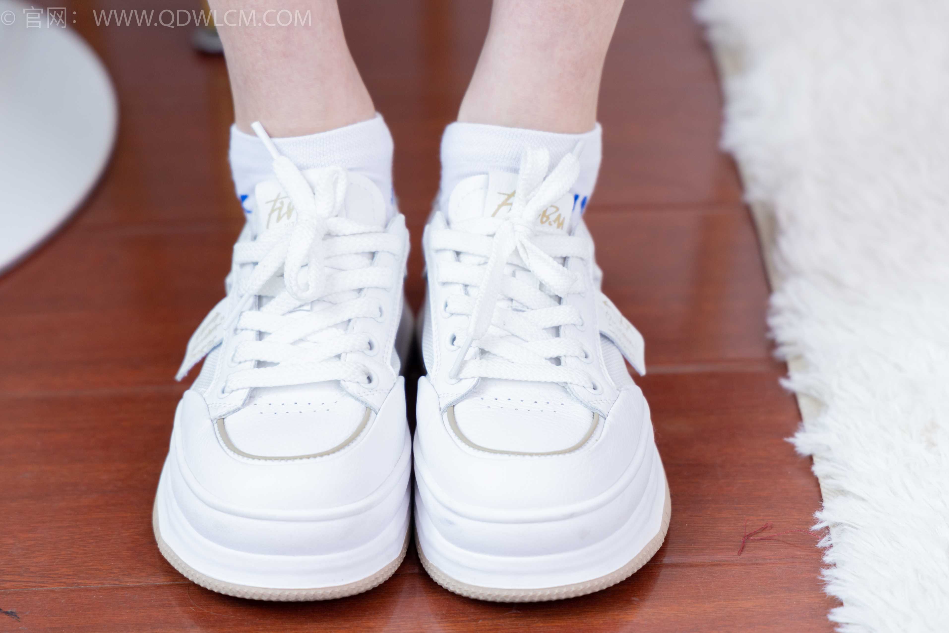 物恋传媒 NO.1583 茯苓-新人驾到 [153P-1V-3.64G]