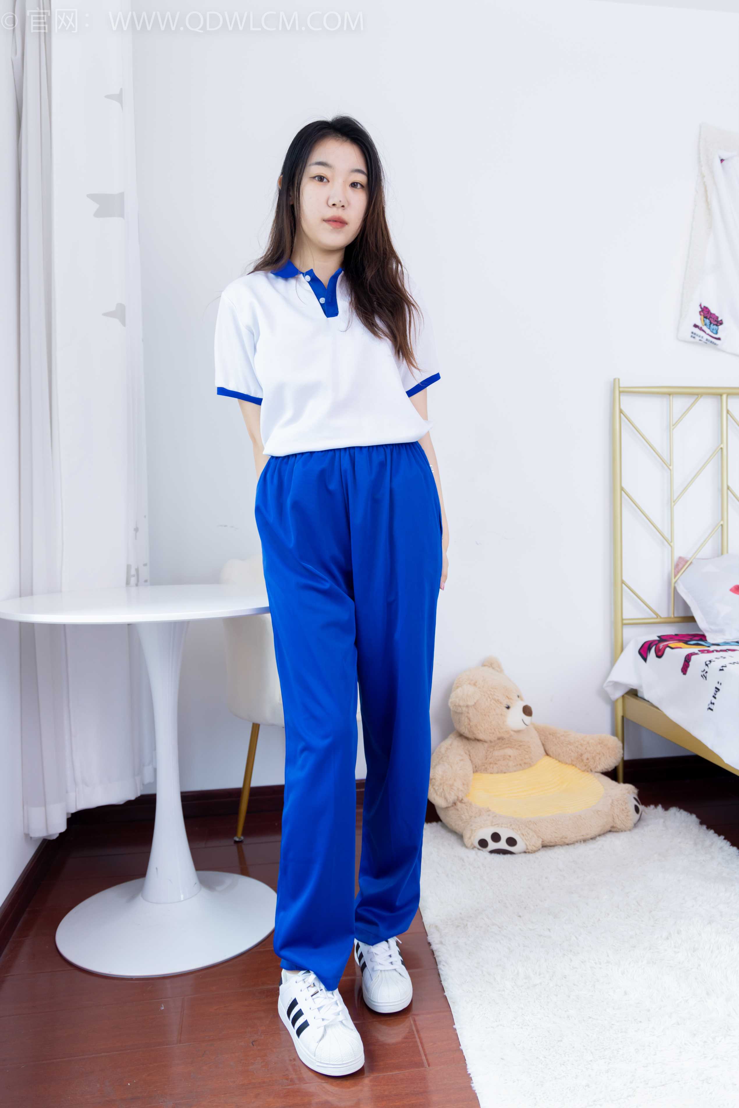 物恋传媒 NO.1585 芒果-新人驾到 [156P-1V-3.38G]