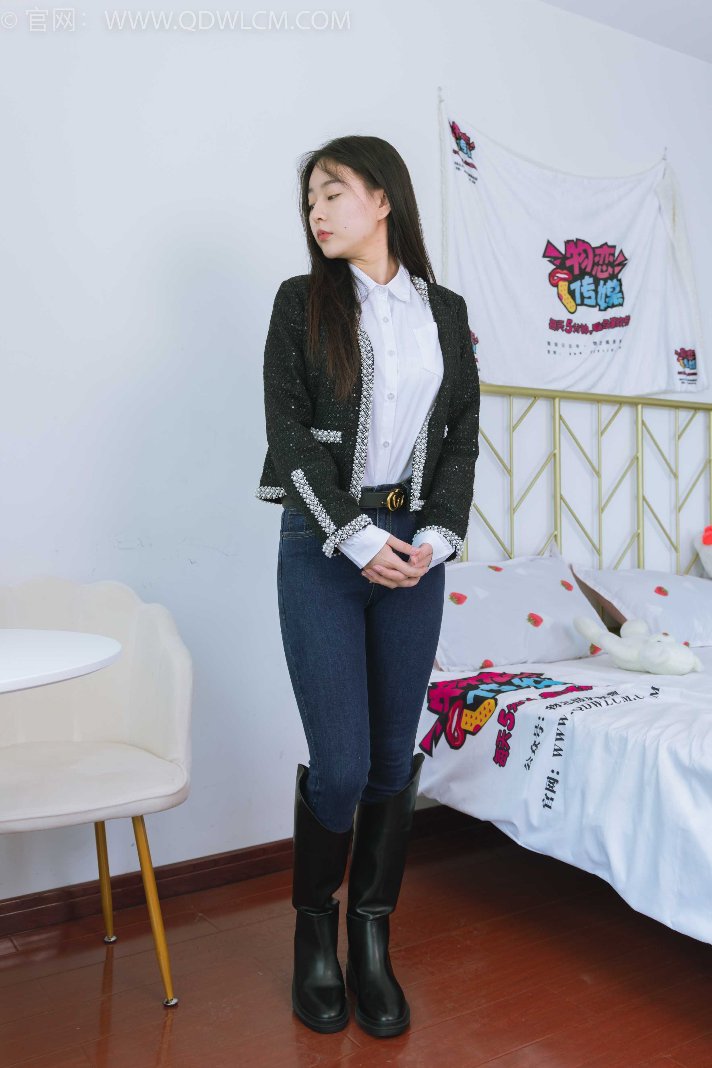 物恋传媒 NO.1595 美兔-繁花盛开 [152P-1V-3.38G]