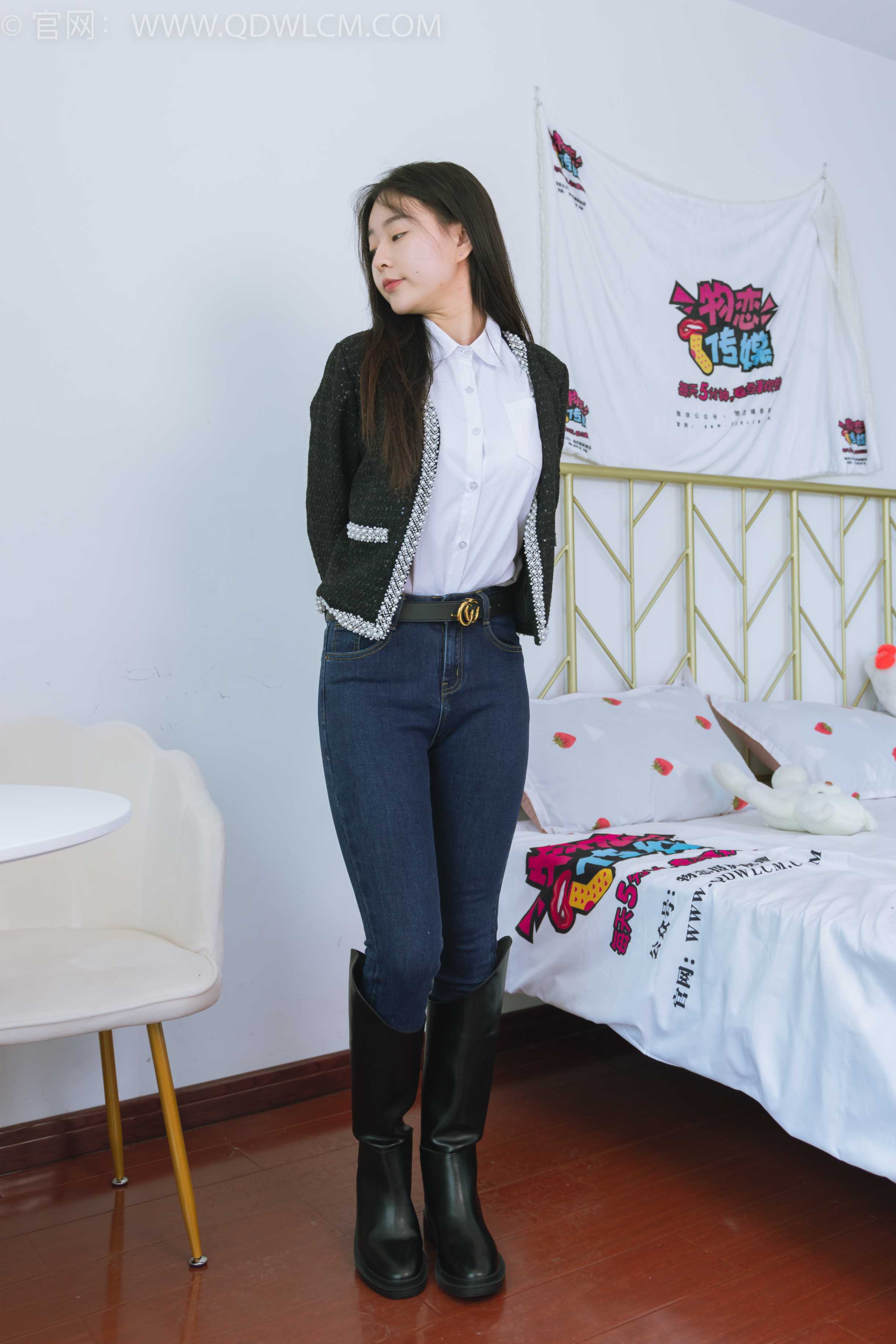 物恋传媒 NO.1595 美兔-繁花盛开 [152P-1V-3.38G]