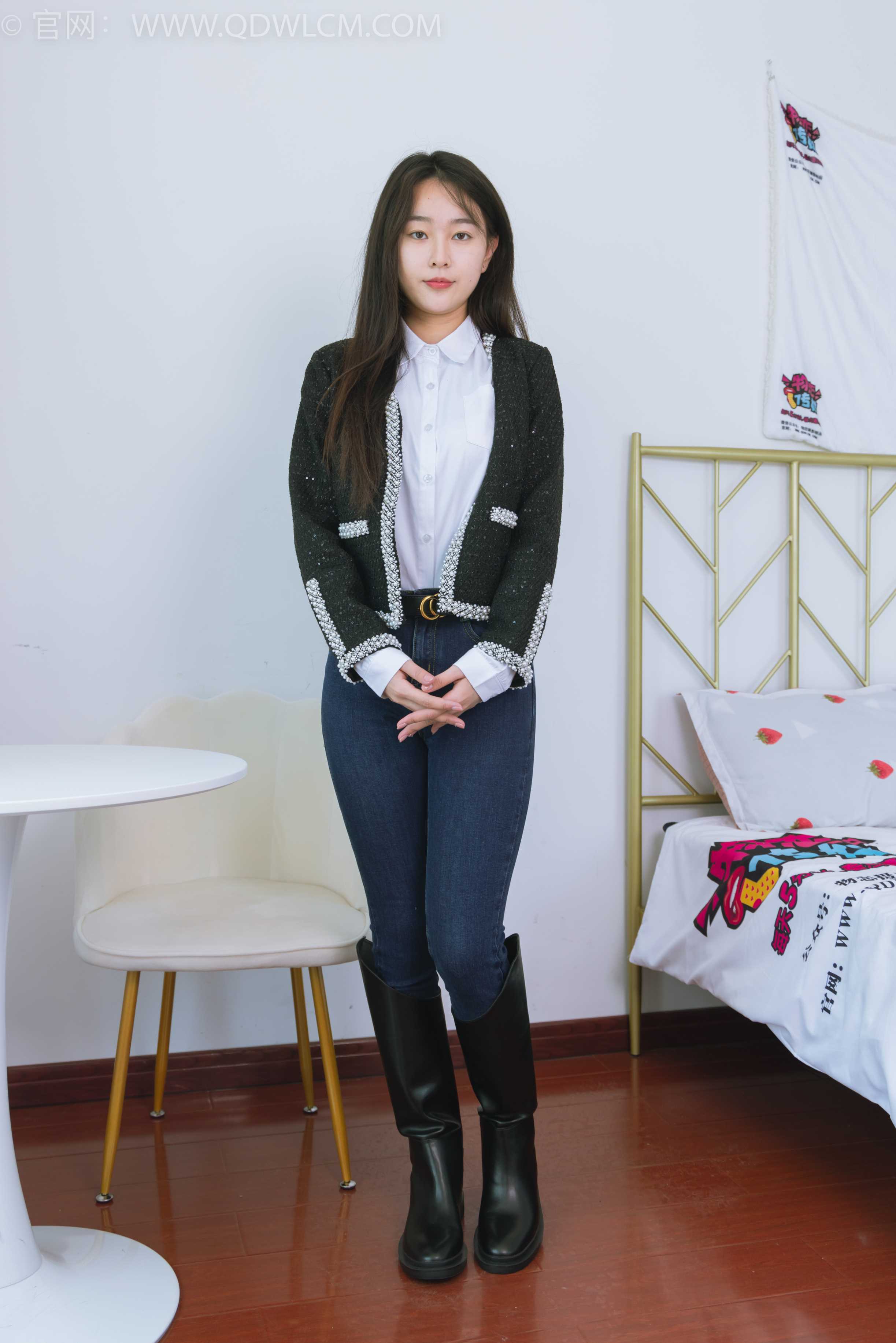 物恋传媒 NO.1595 美兔-繁花盛开 [152P-1V-3.38G]