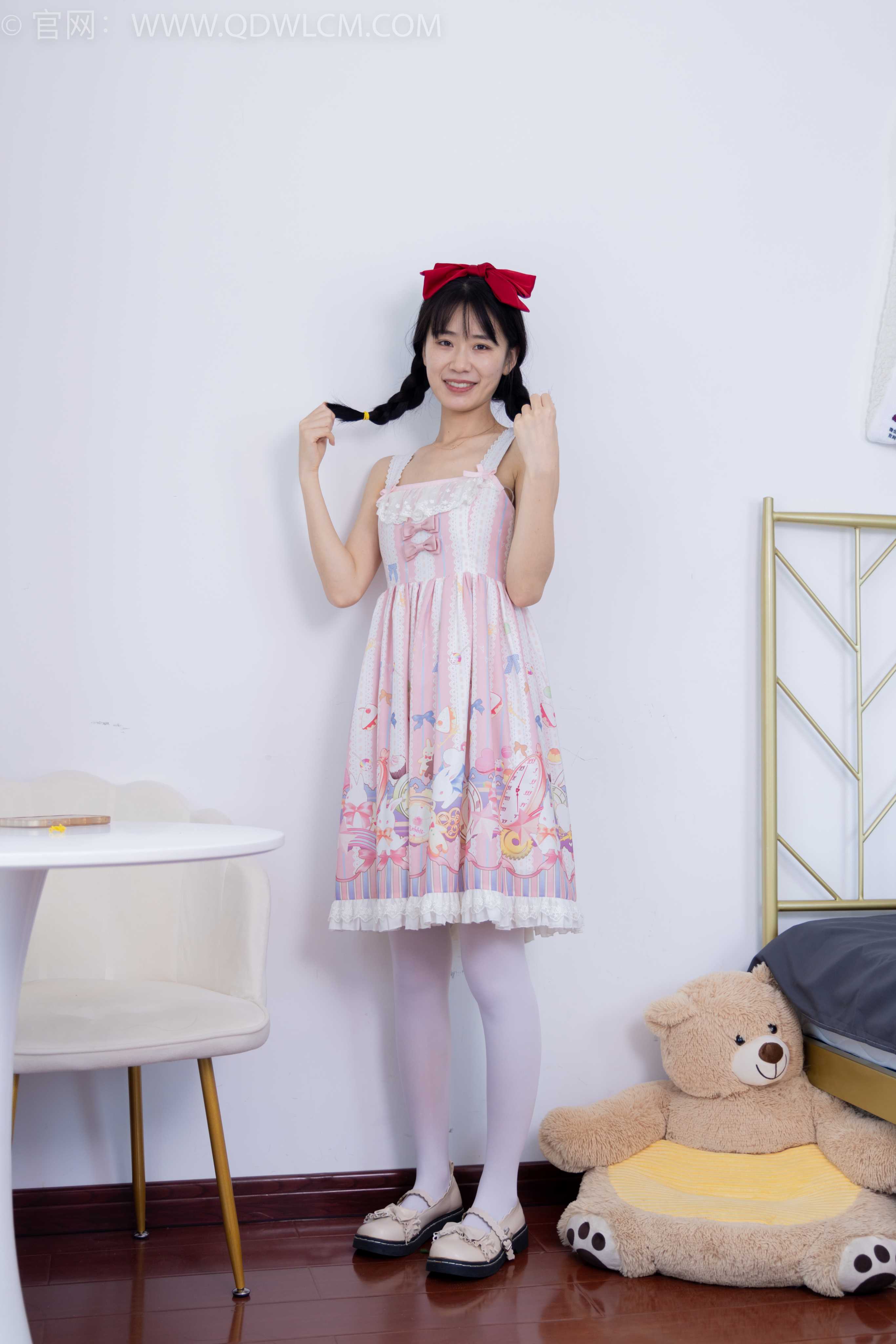 物恋传媒 NO.1634 菜菜-粉红少女 [193P-1V-4.45G]